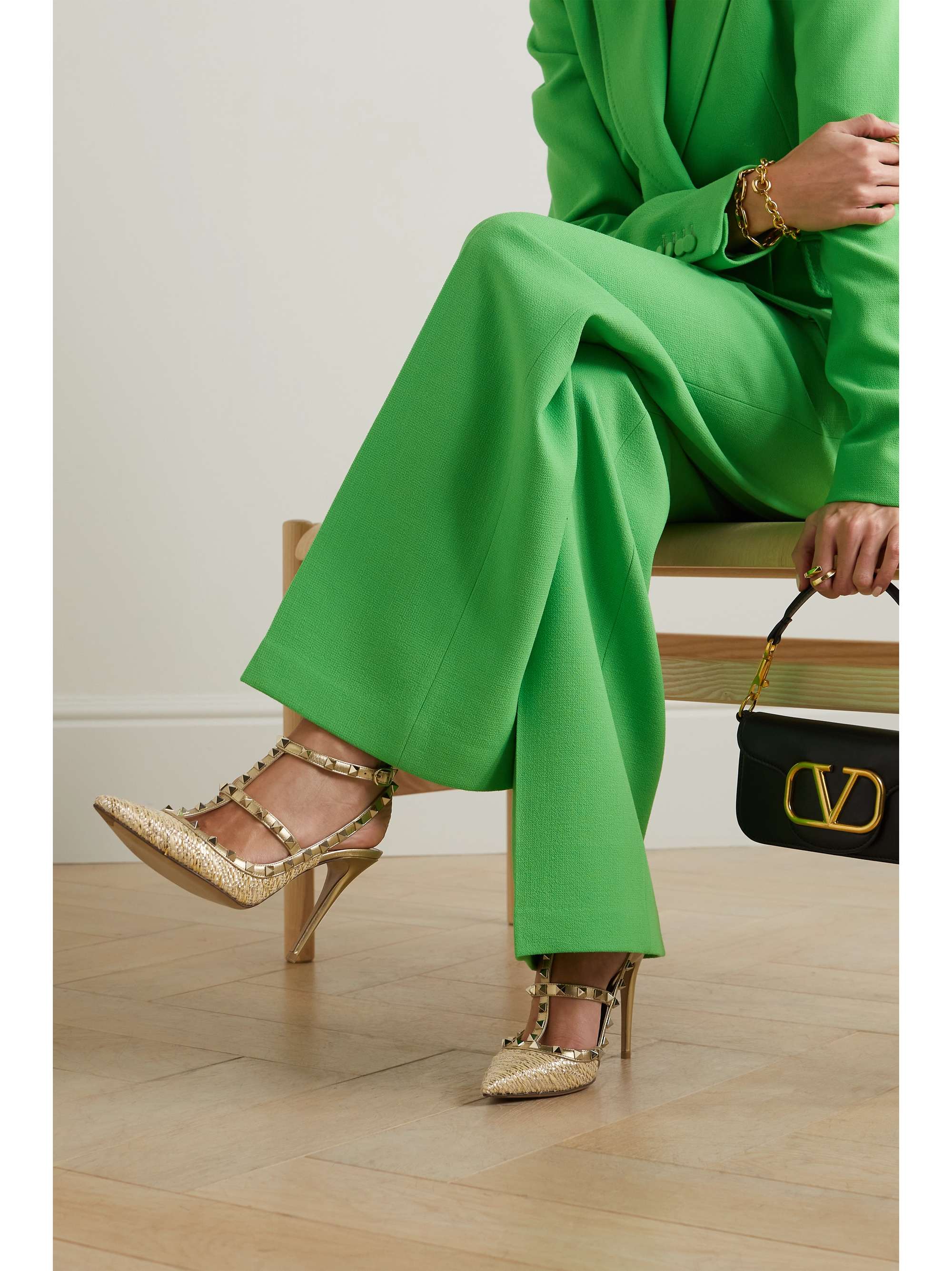 VALENTINO GARAVANI Valentino Garavani Rockstud 105 raffia and metallic leather pumps