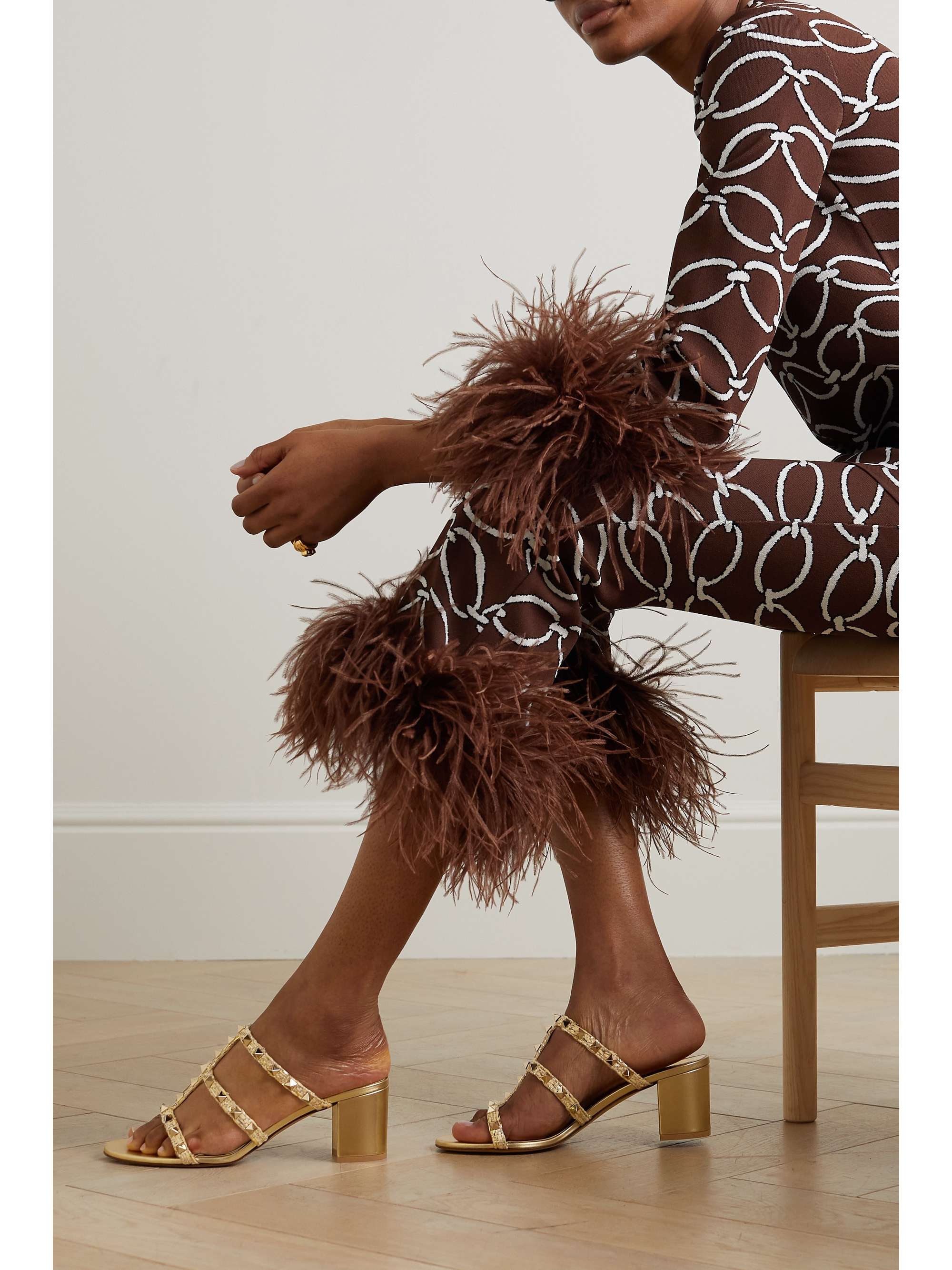 VALENTINO GARAVANI Valentino Garavani Rockstud 60 metallic raffia and leather sandals