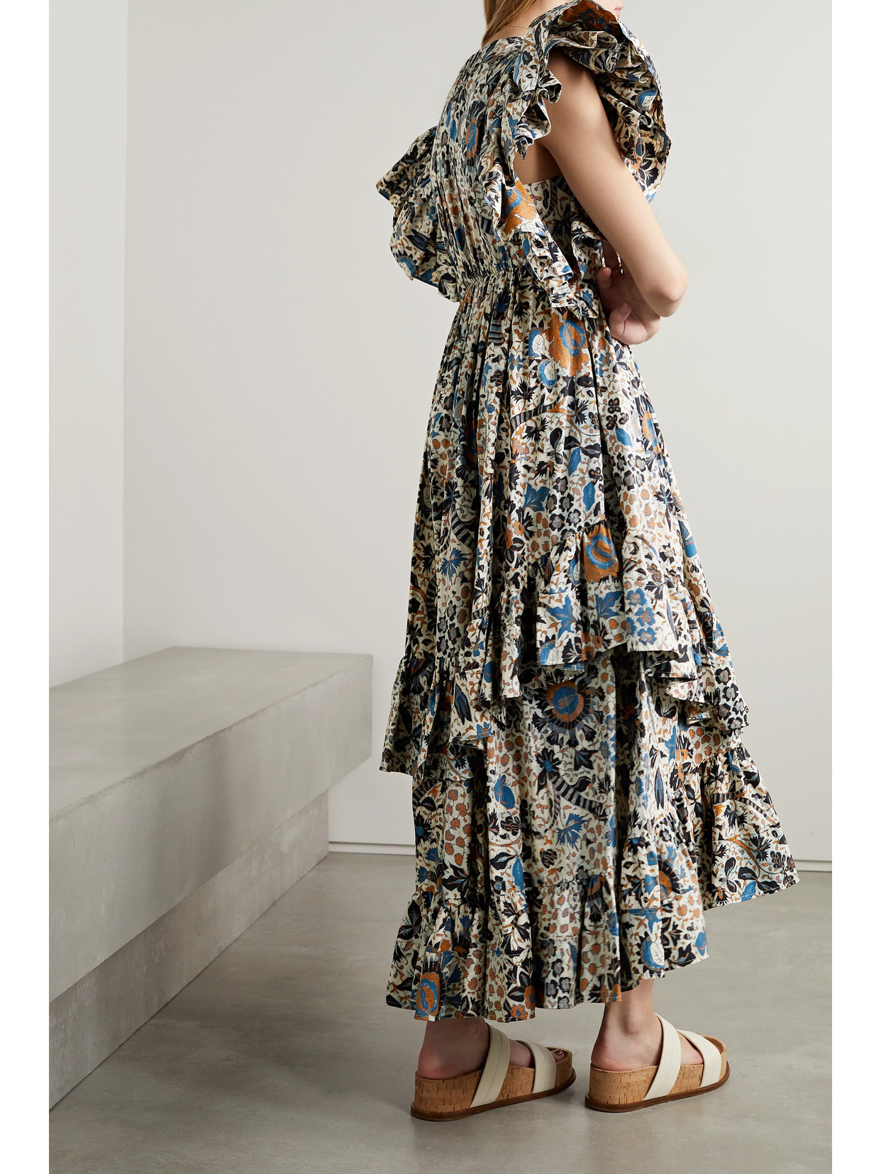 ✨送料含む✨ 本日限定価格 Bunches Printed Ruffle Dress - dsaexcel.com