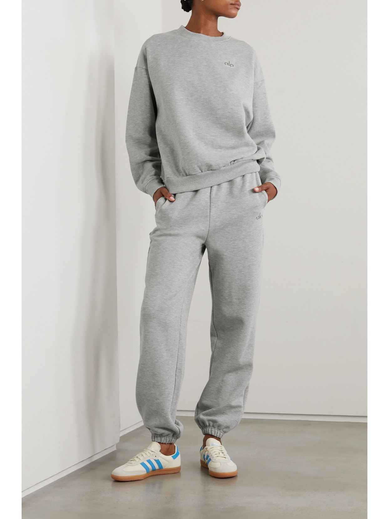 Alo Yoga Accolade Cotton-blend Jogging Bottoms In Gray