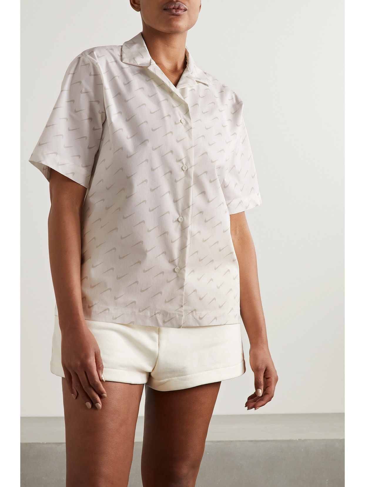 Shop Nike Everyday Modern Printed Stretch Cotton-blend Poplin Shirt In Off-white