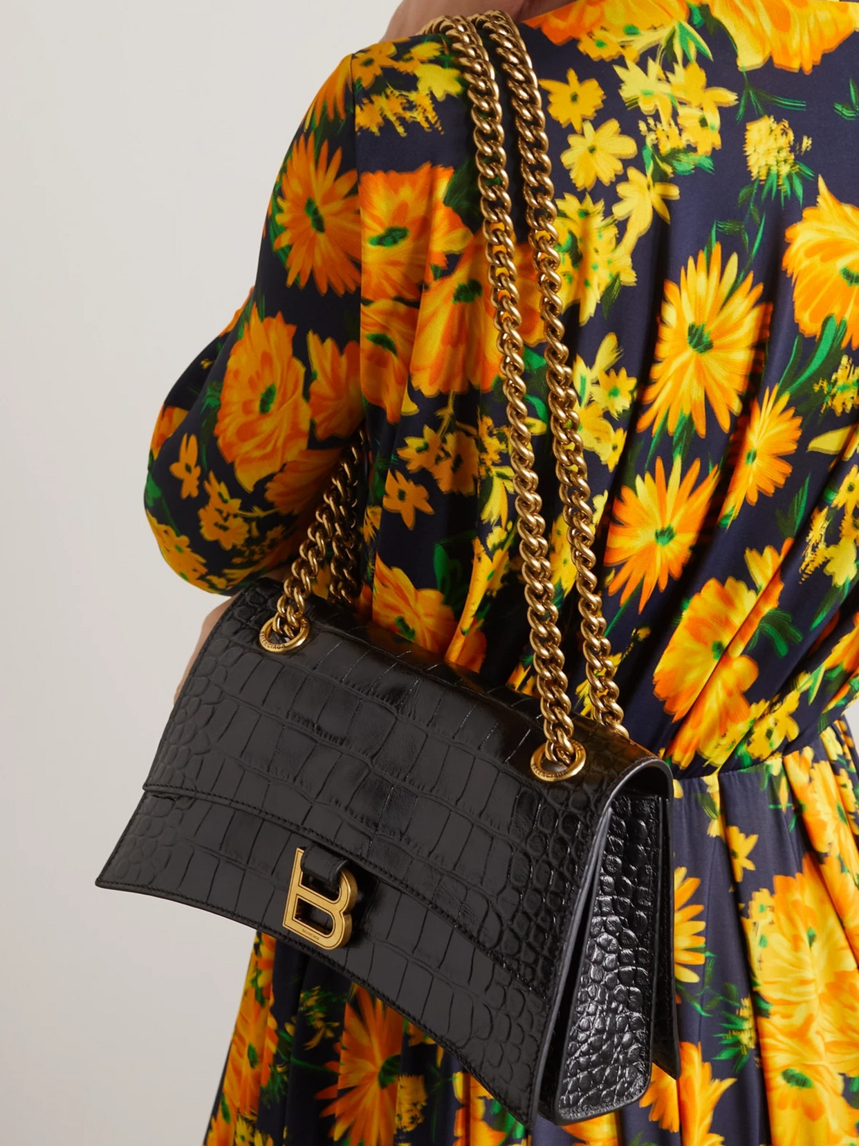 Balenciaga Green Leather Shoulder Handbag With Magnetic Closure And Metal Details In Black