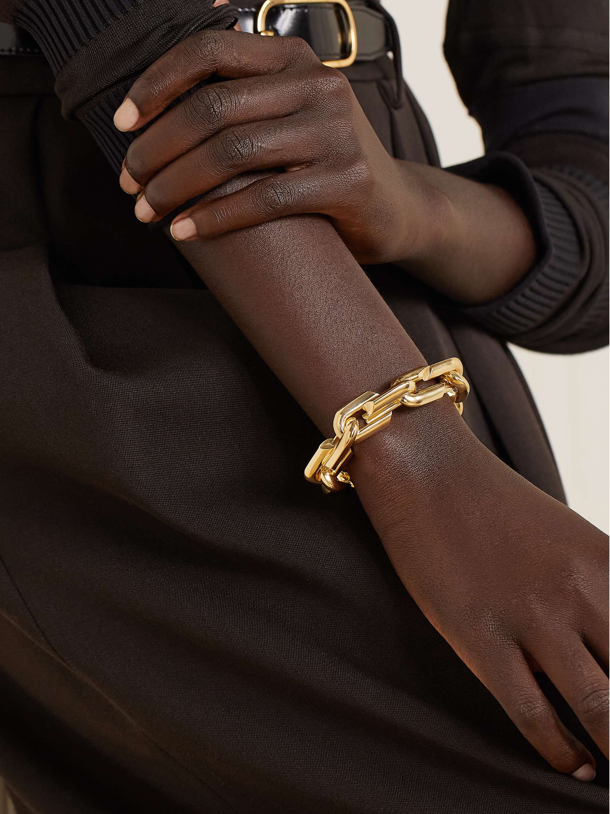 FOUNDRAE Oversized Strong Hearts 18-karat gold bracelet | NET-A-PORTER