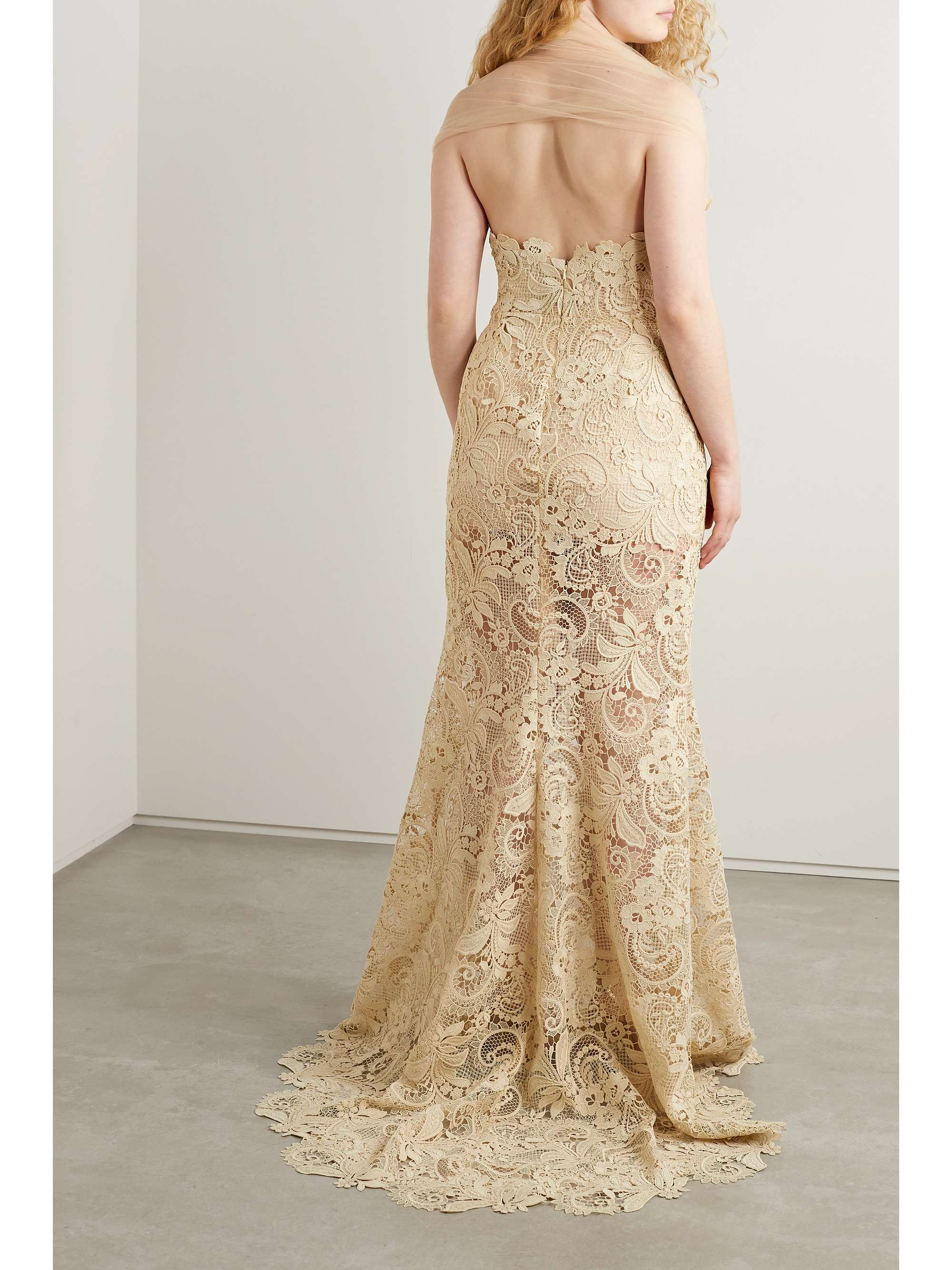 OSCAR DE LA RENTA Off-the-shoulder tulle-trimmed guipure lace gown