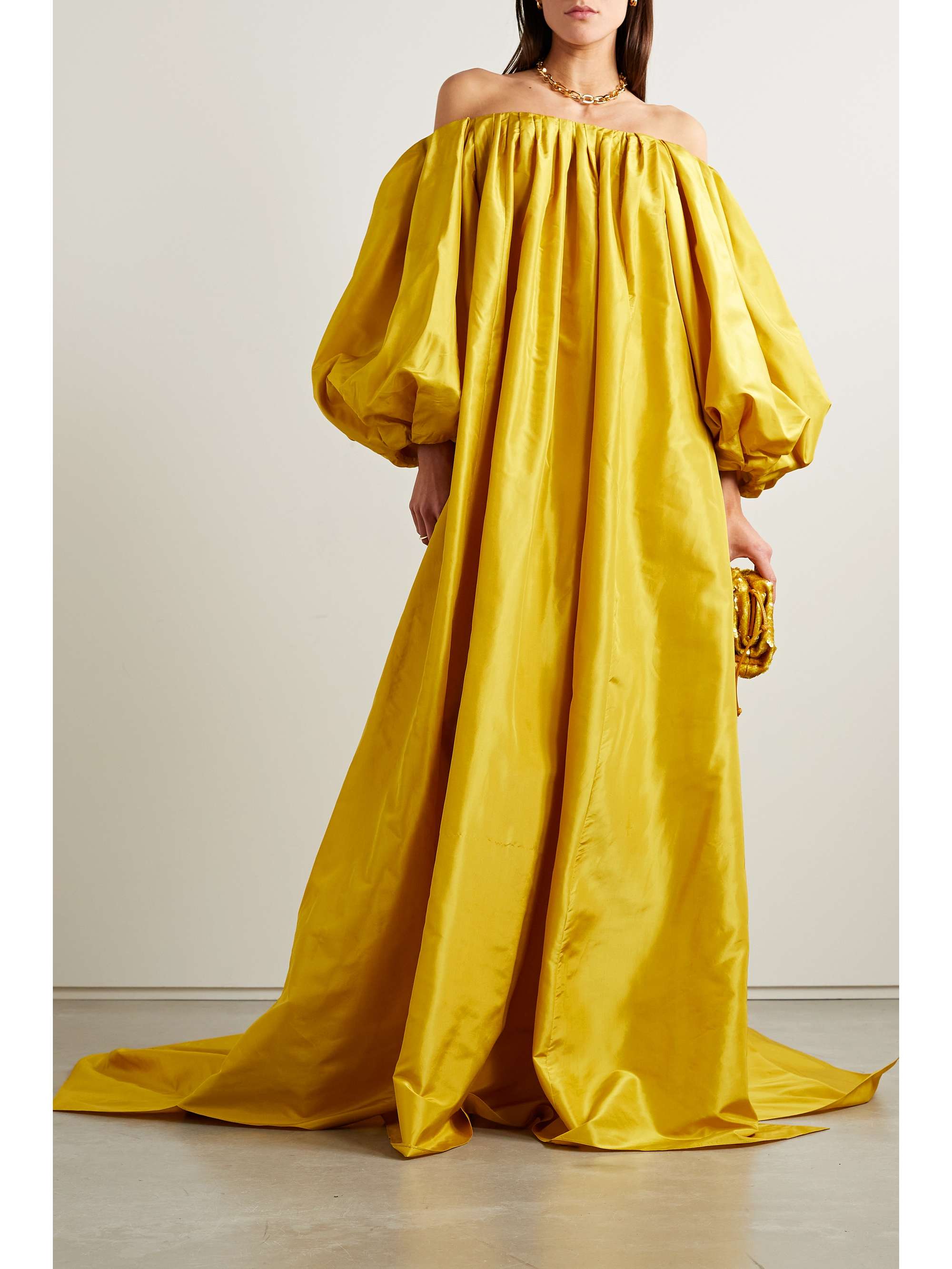 OSCAR DE LA RENTA Off-the-shoulder gathered silk-taffeta gown