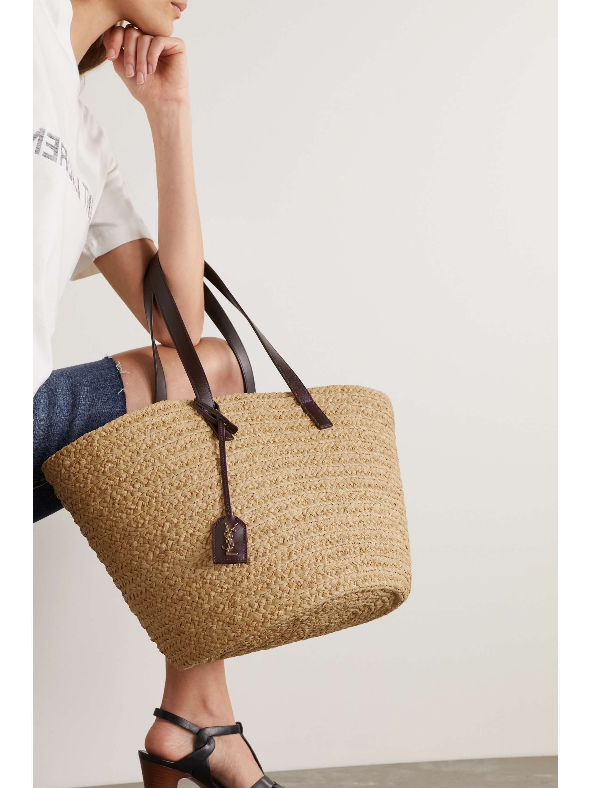 SAINT LAURENT Panier Tote aus Raffiabast mit Lederbesätzen