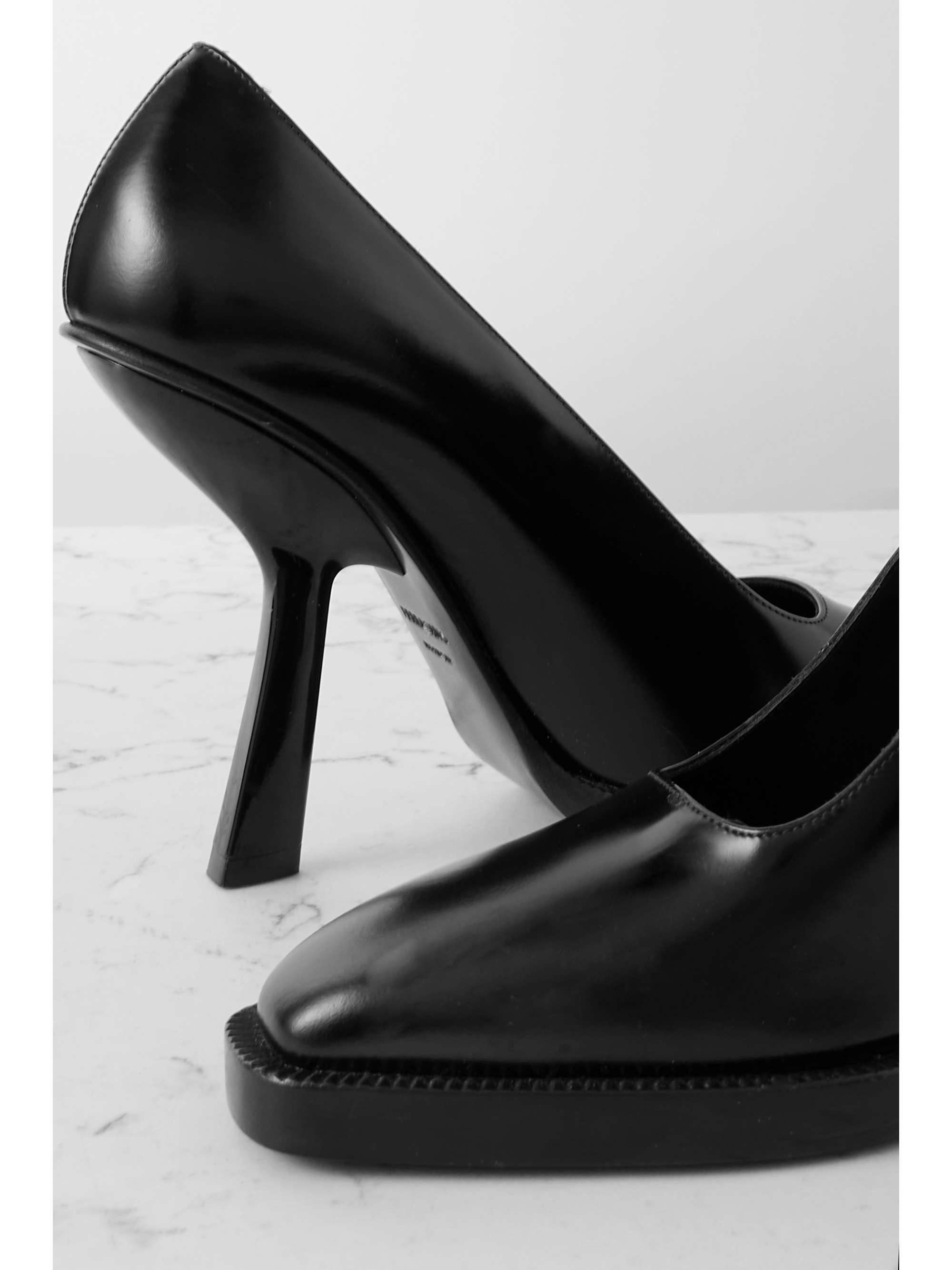 FERRAGAMO 앤서 가죽 펌프스