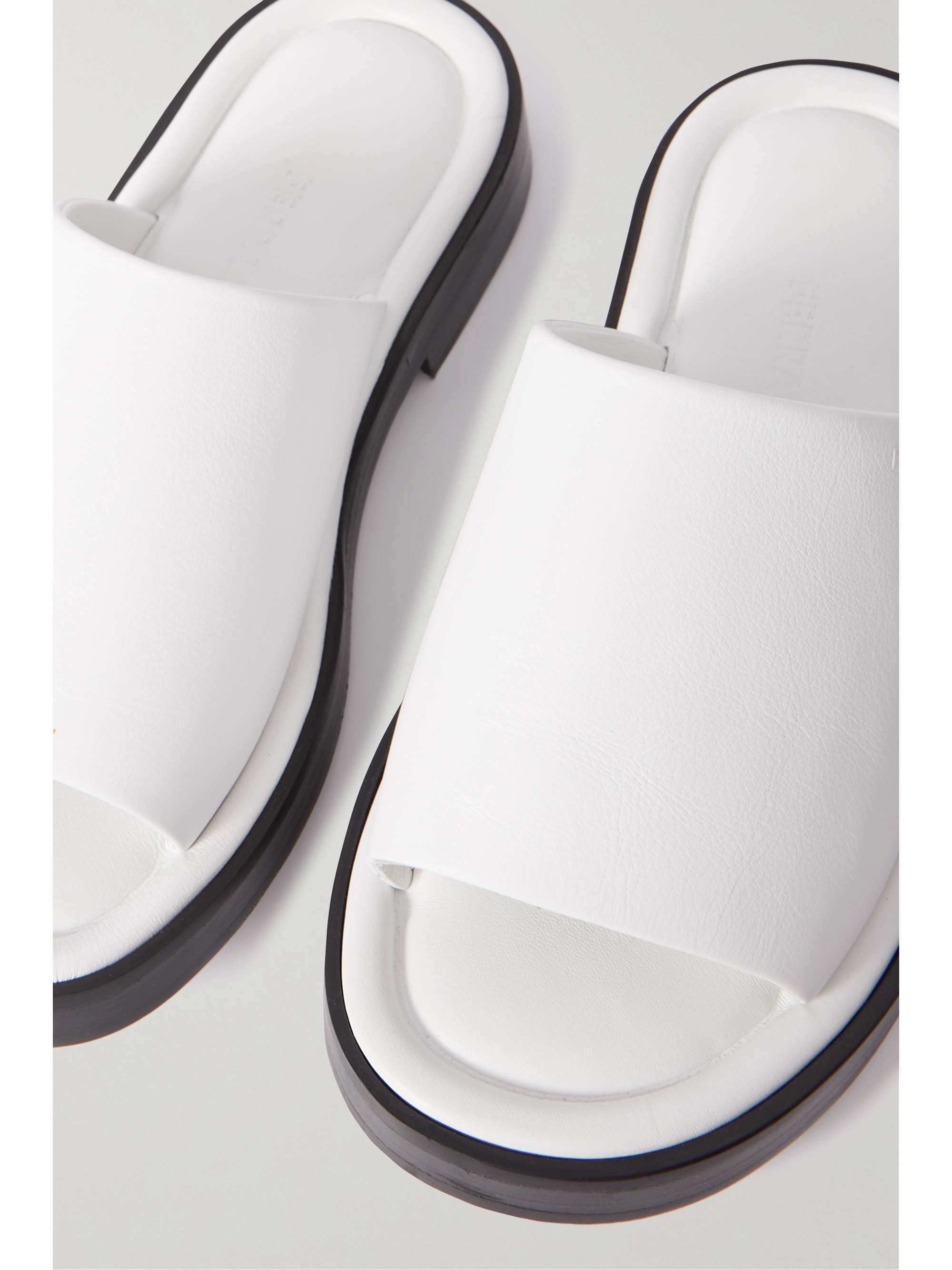 FERRAGAMO Giunone leather slides
