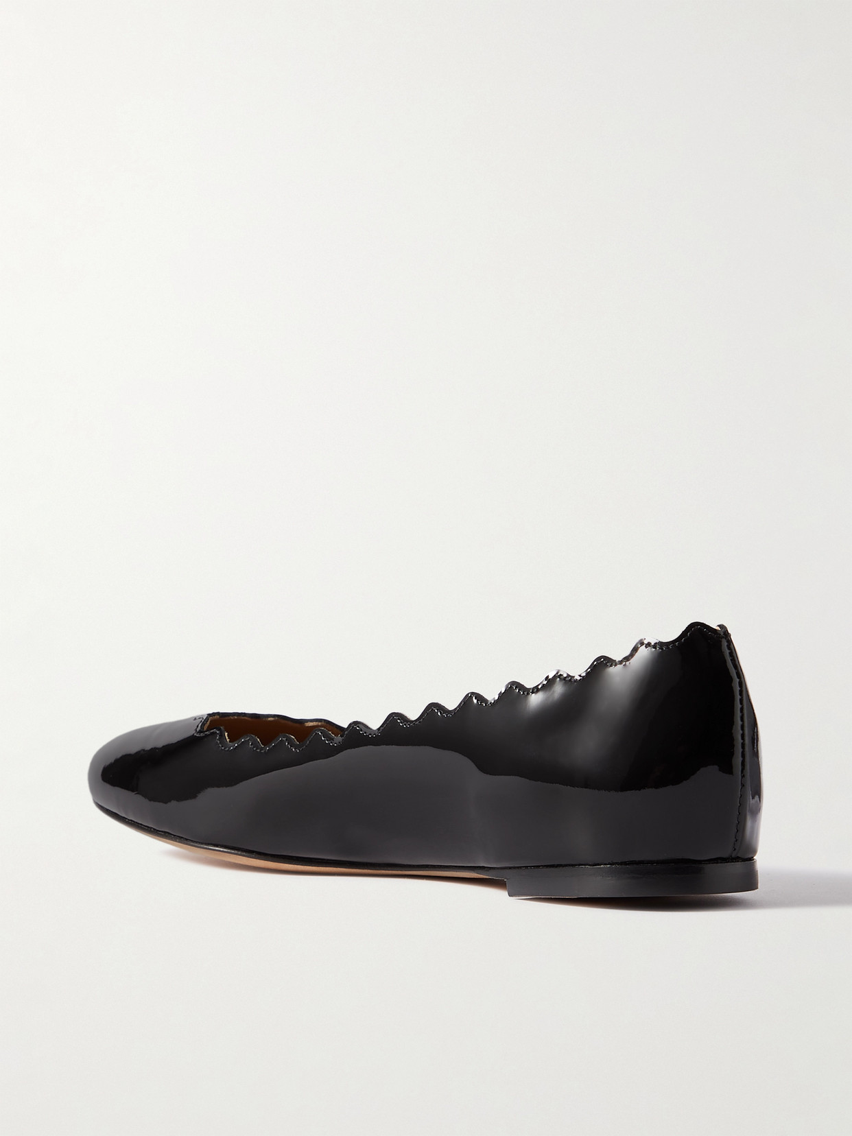 Shop Chloé Lauren Scalloped Patent-leather Ballet Flats In Black