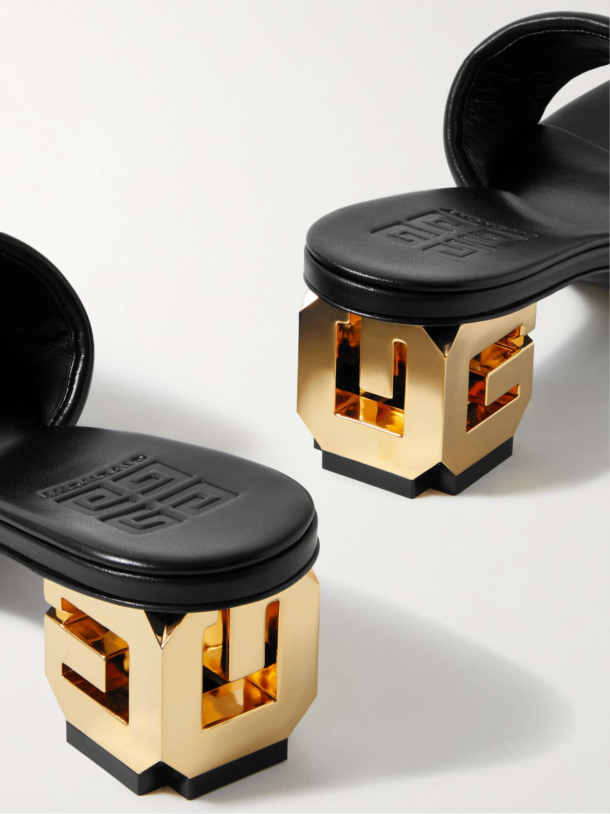 GIVENCHY 