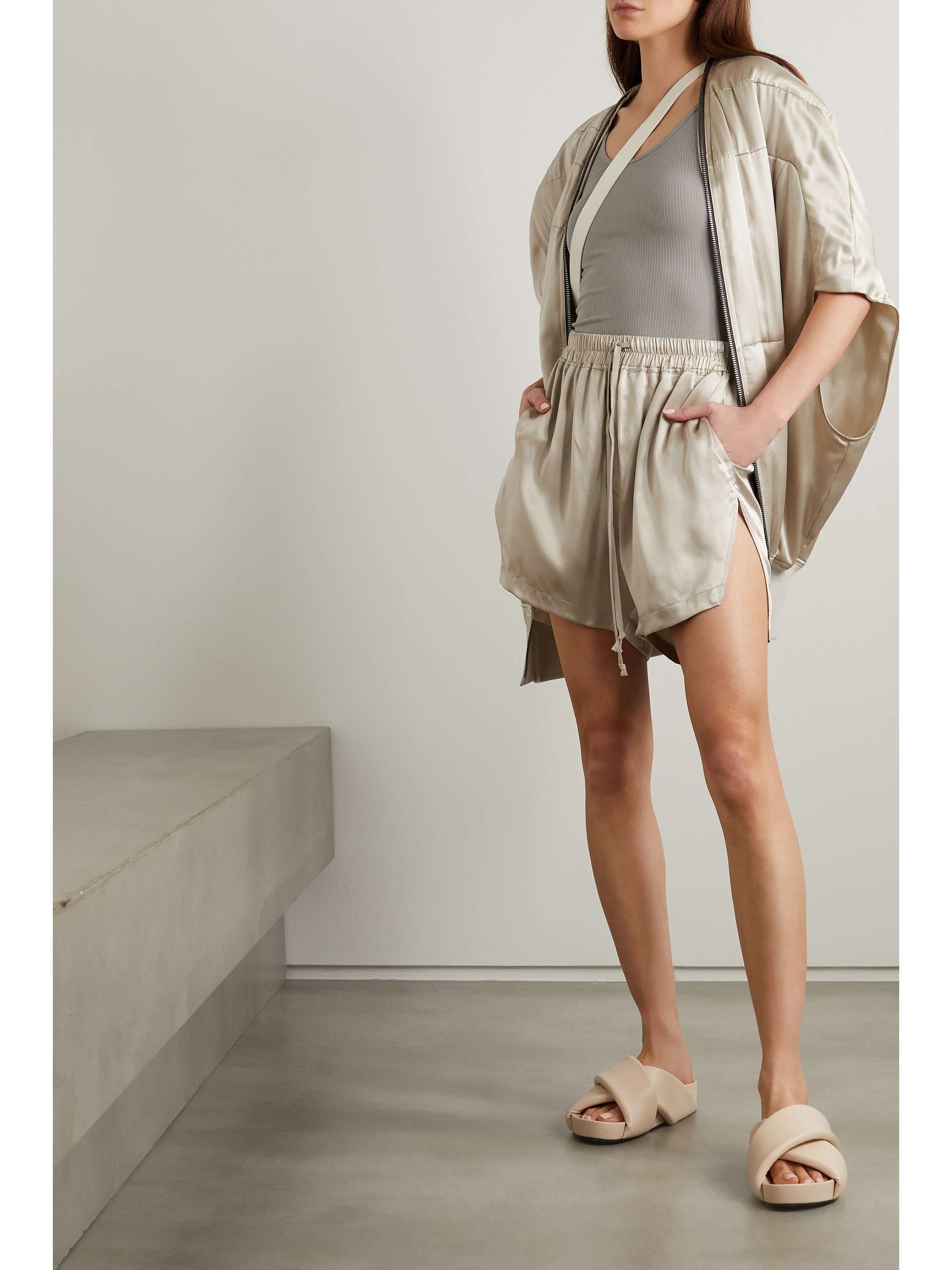 RICK OWENS シルクサテン アシンメトリー ショートパンツ