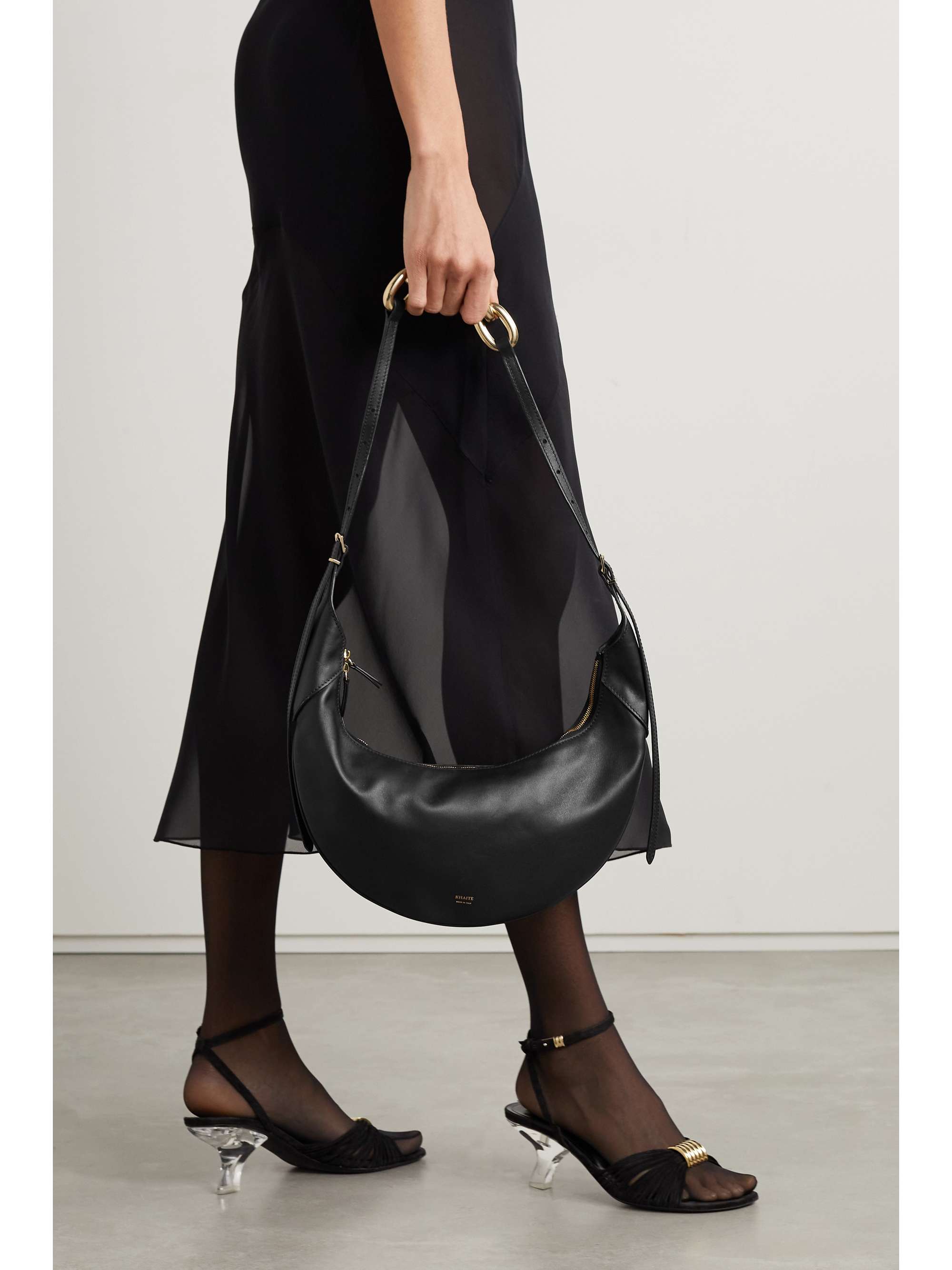 KHAITE Alessia mittelgroße Schultertasche aus Leder mit Kette