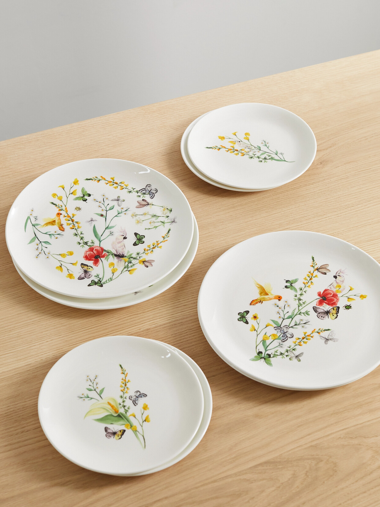 Nimerology - Isabelle's Garden Party Eight-piece Bone China Dinner Set - White