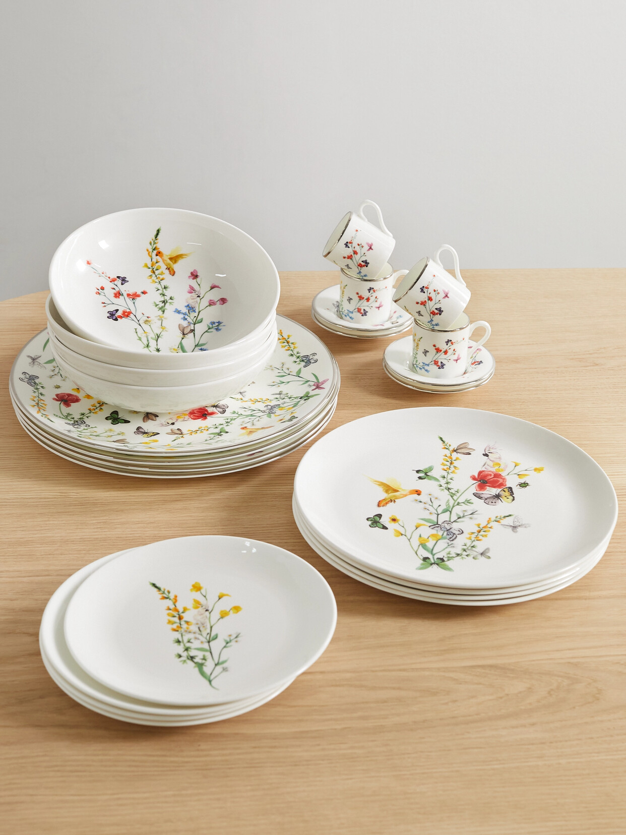 Nimerology - Isabelle's Garden Party 20-piece Bone China Dinner Set - White