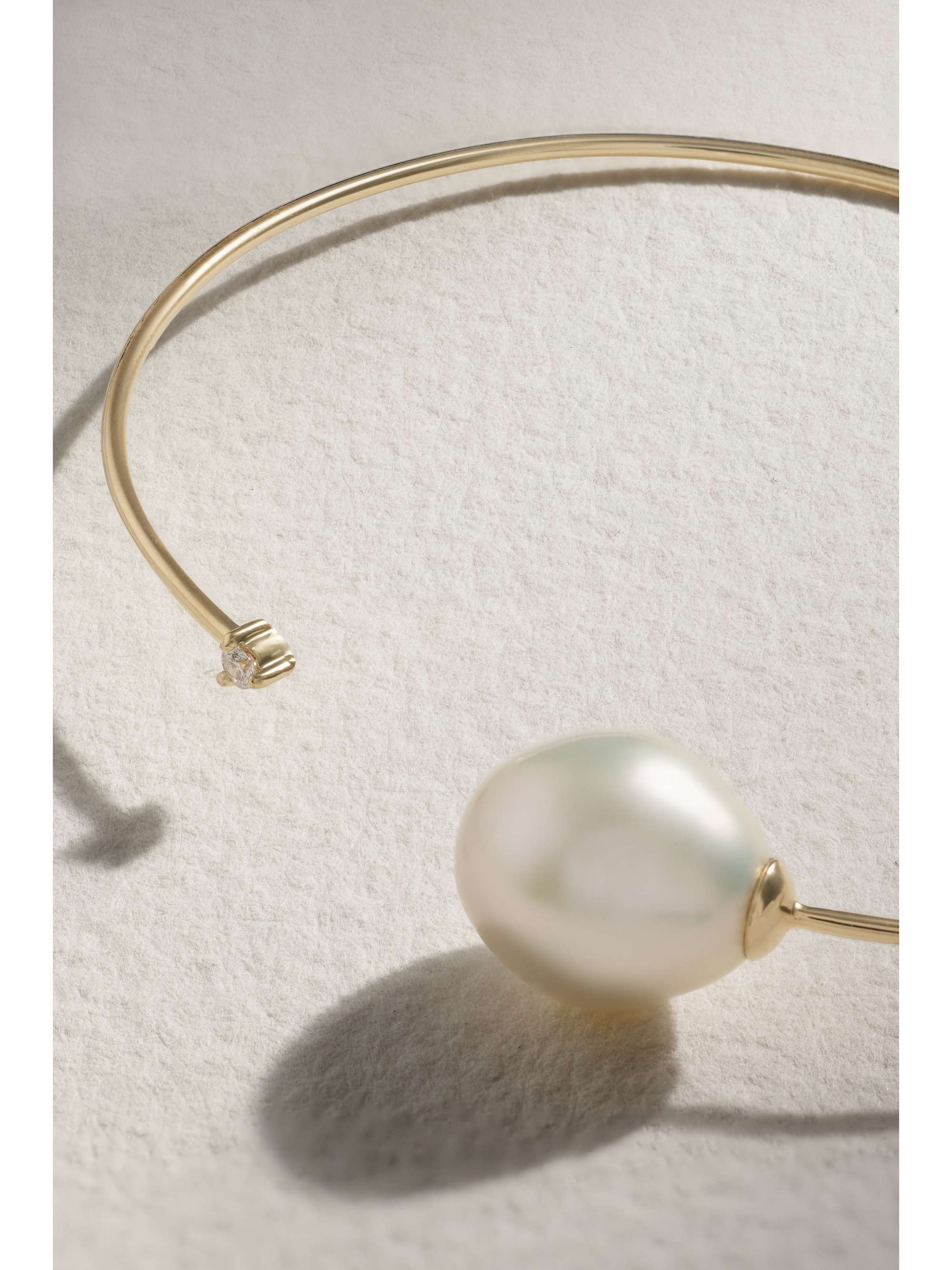 MIZUKI 14-karat gold, pearl and diamond cuff