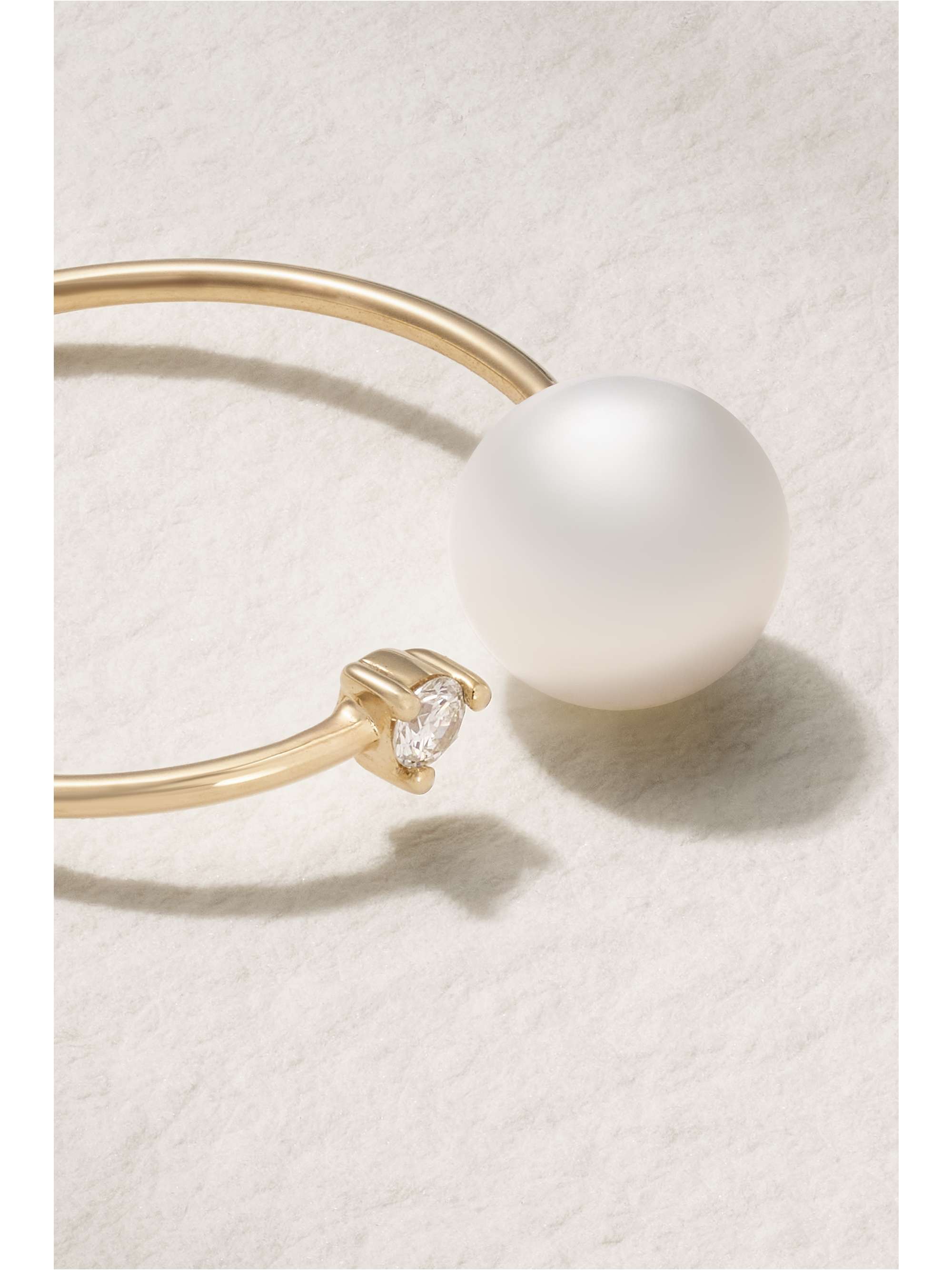 MIZUKI Ring aus 18 Karat Gold mit Diamant und Perle