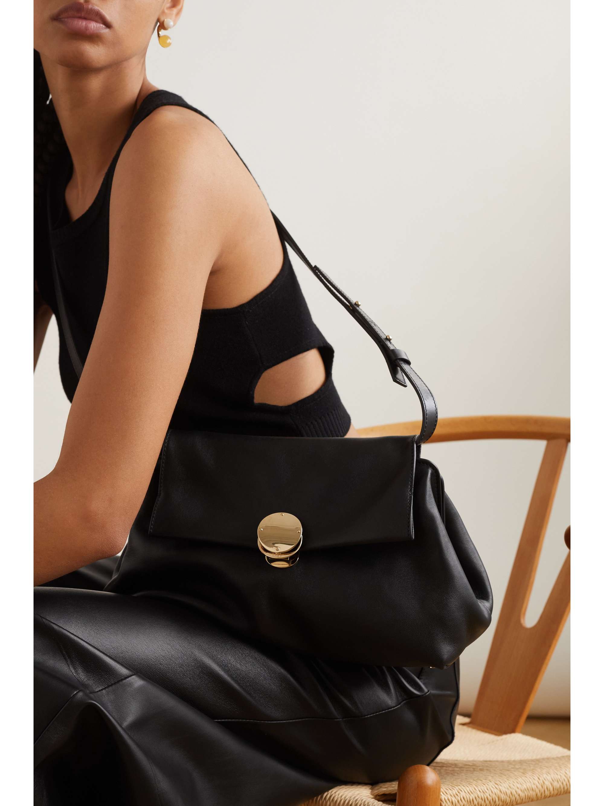 CHLOÉ + NET SUSTAIN Penelope leather clutch | NET-A-PORTER