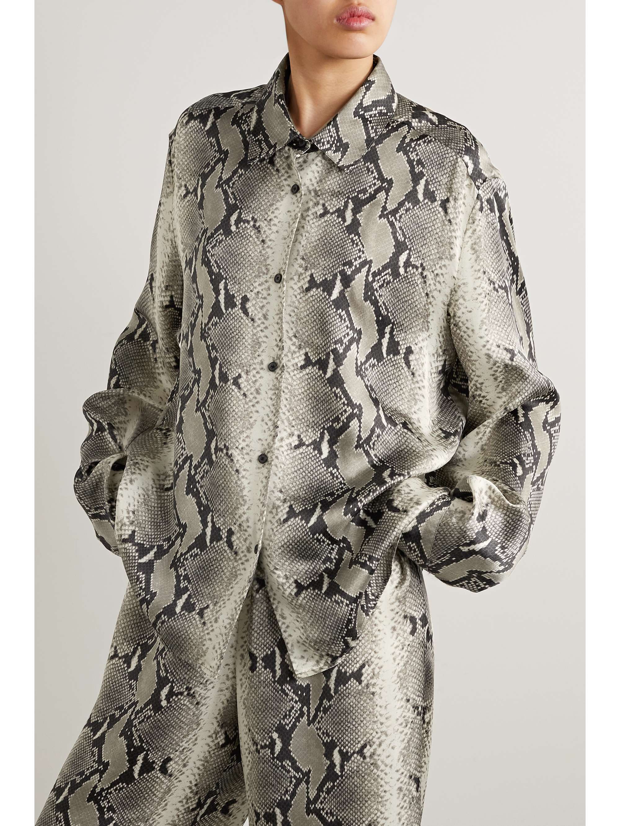 KHAITE Argo Hemd aus Satin mit Schlangenprint