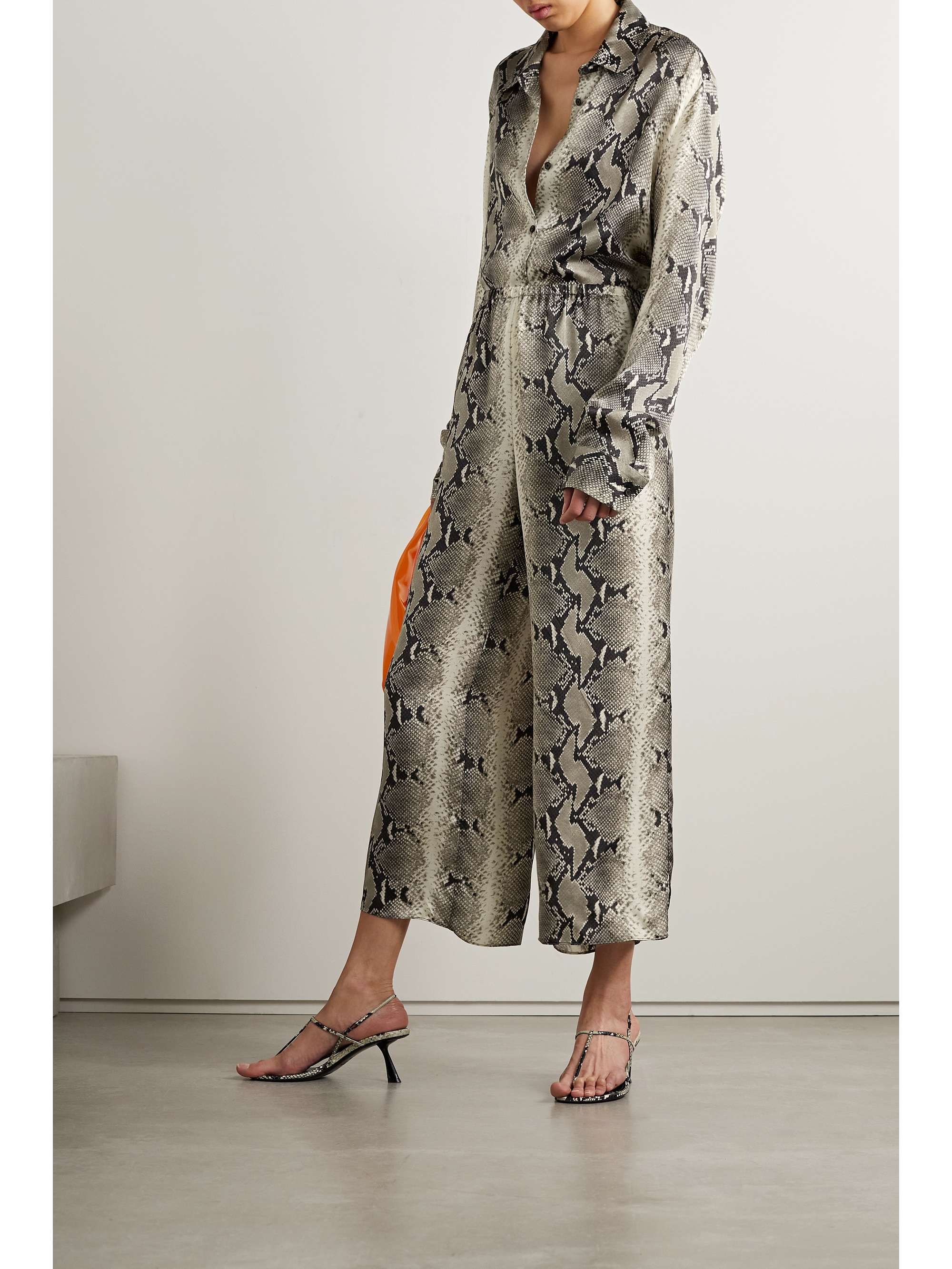 KHAITE Argo Hemd aus Satin mit Schlangenprint