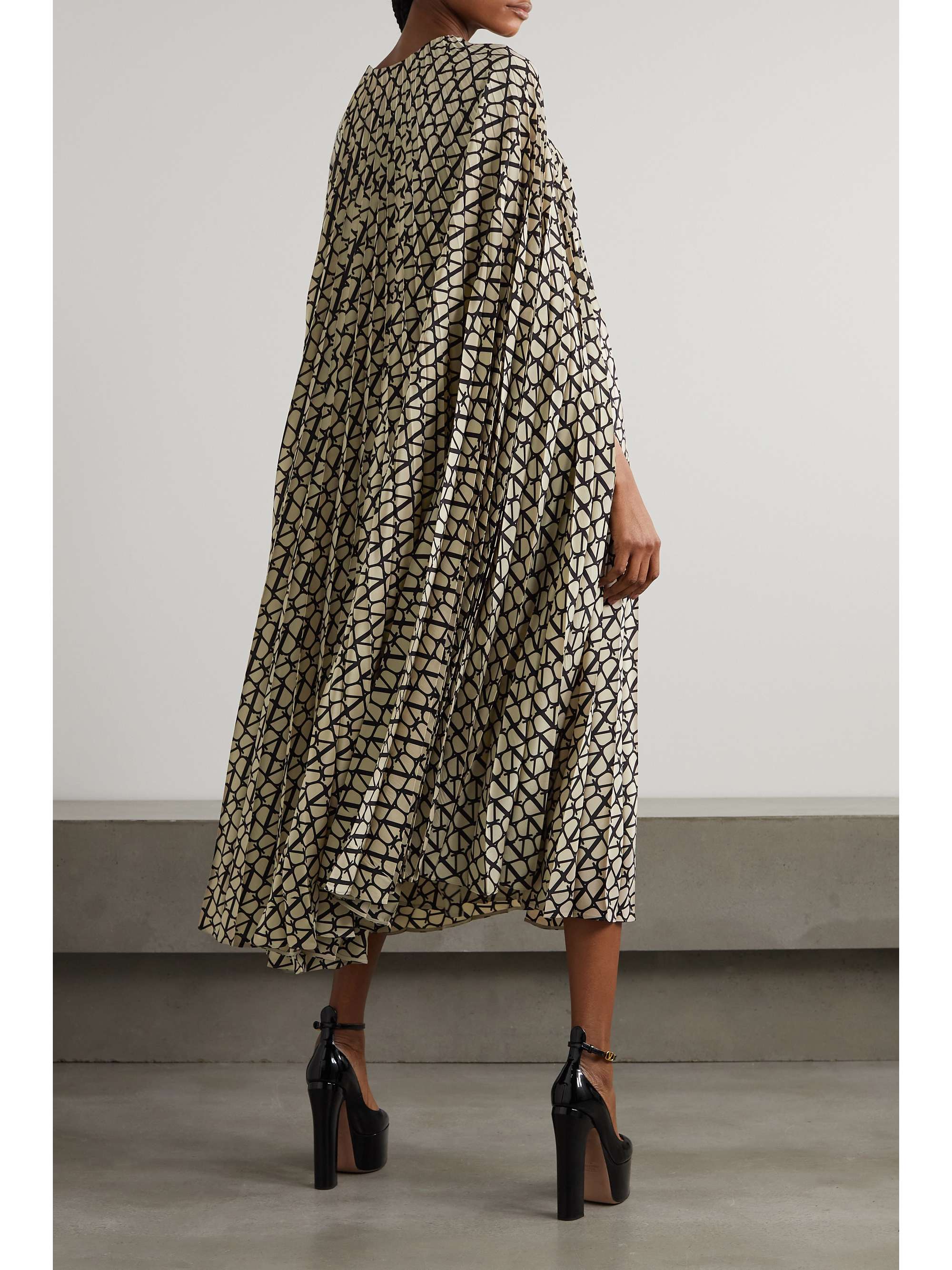 【未使用品】YENN FRONT SLIT FLARE PT 未使用品】YENN FRONT SLIT FLARE PT新 モデル