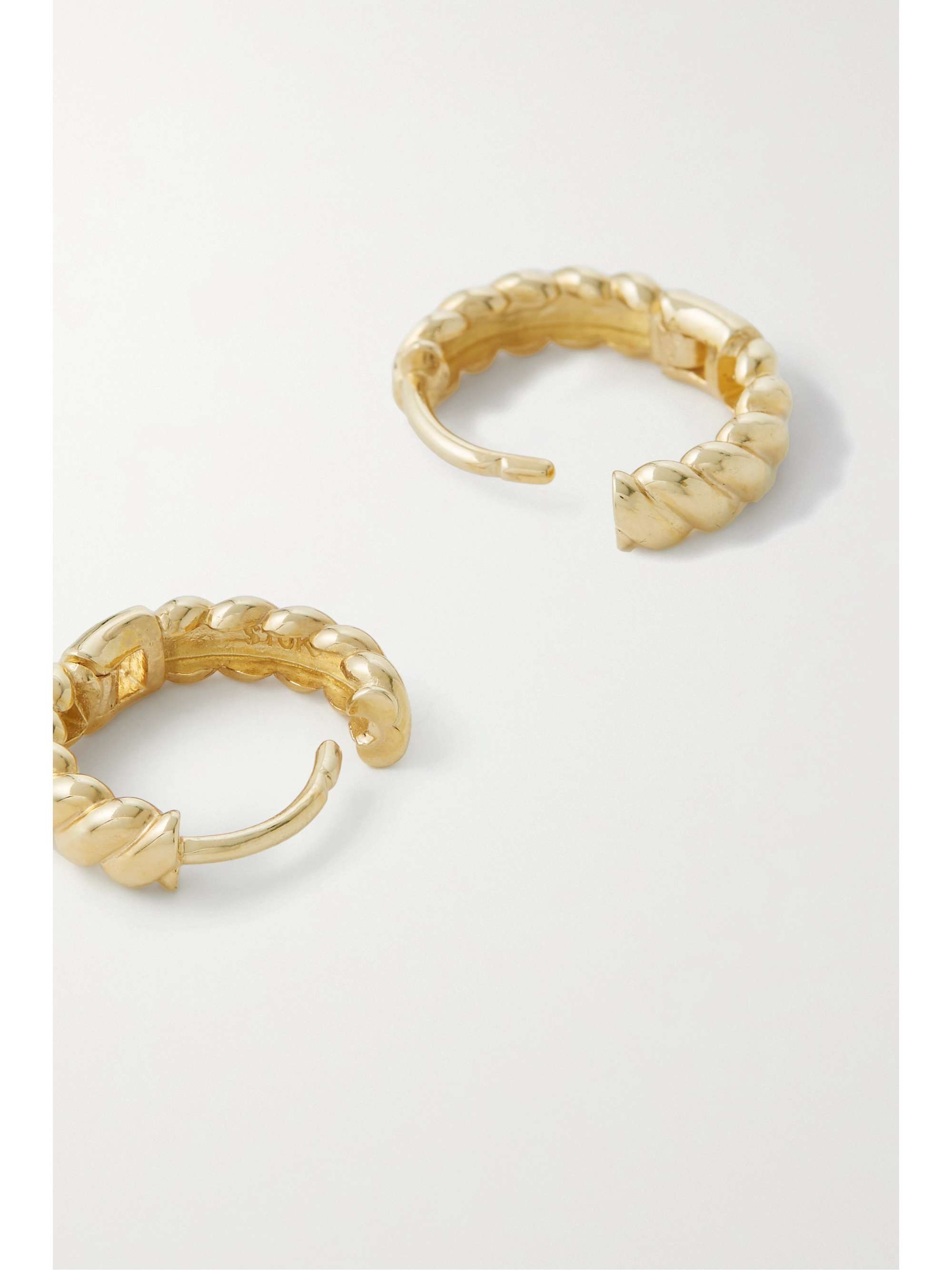 STONE AND STRAND Brioche 10-karat gold hoop earrings