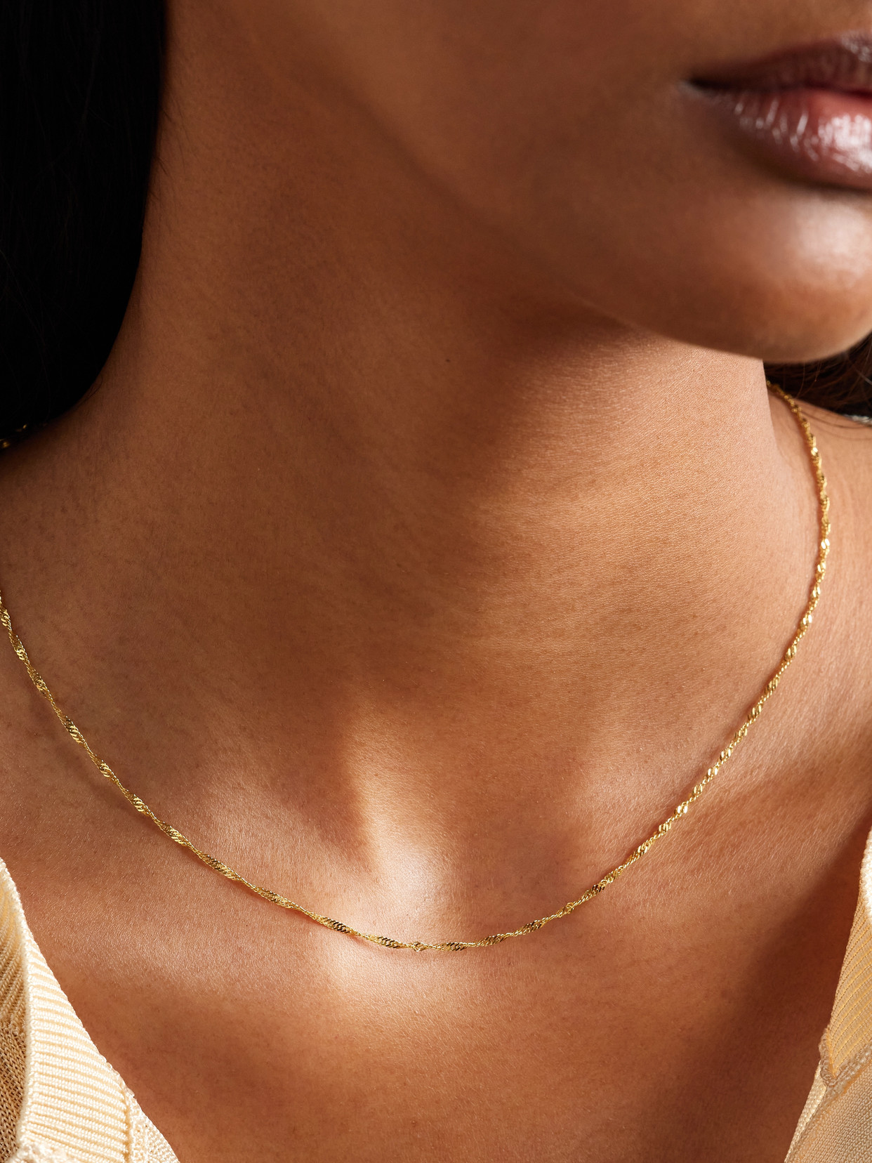 Stone And Strand 10-karat Gold Choker In Gold
