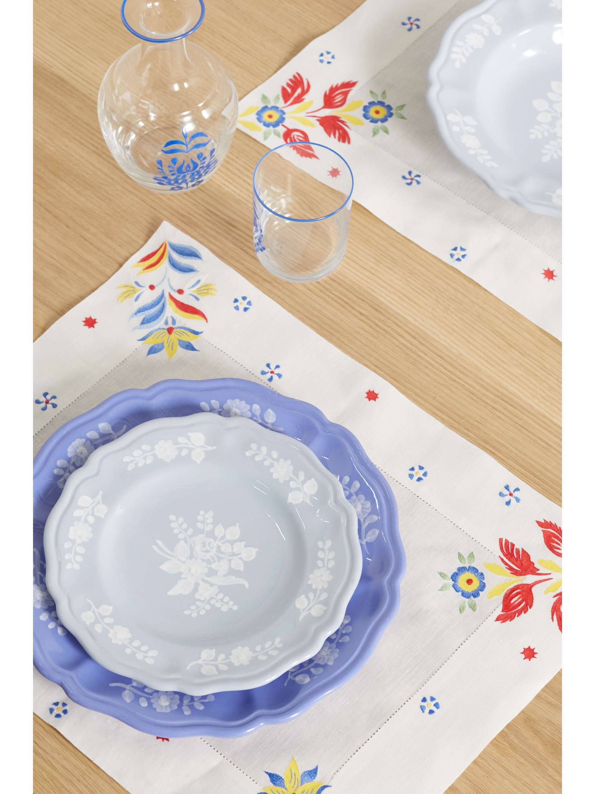 CABANA Set of two embroidered linen placemats