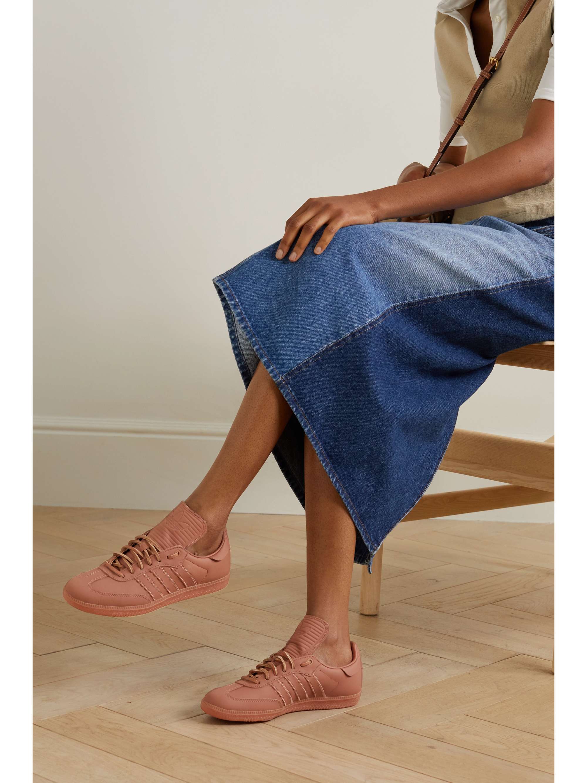 pink human races on feet