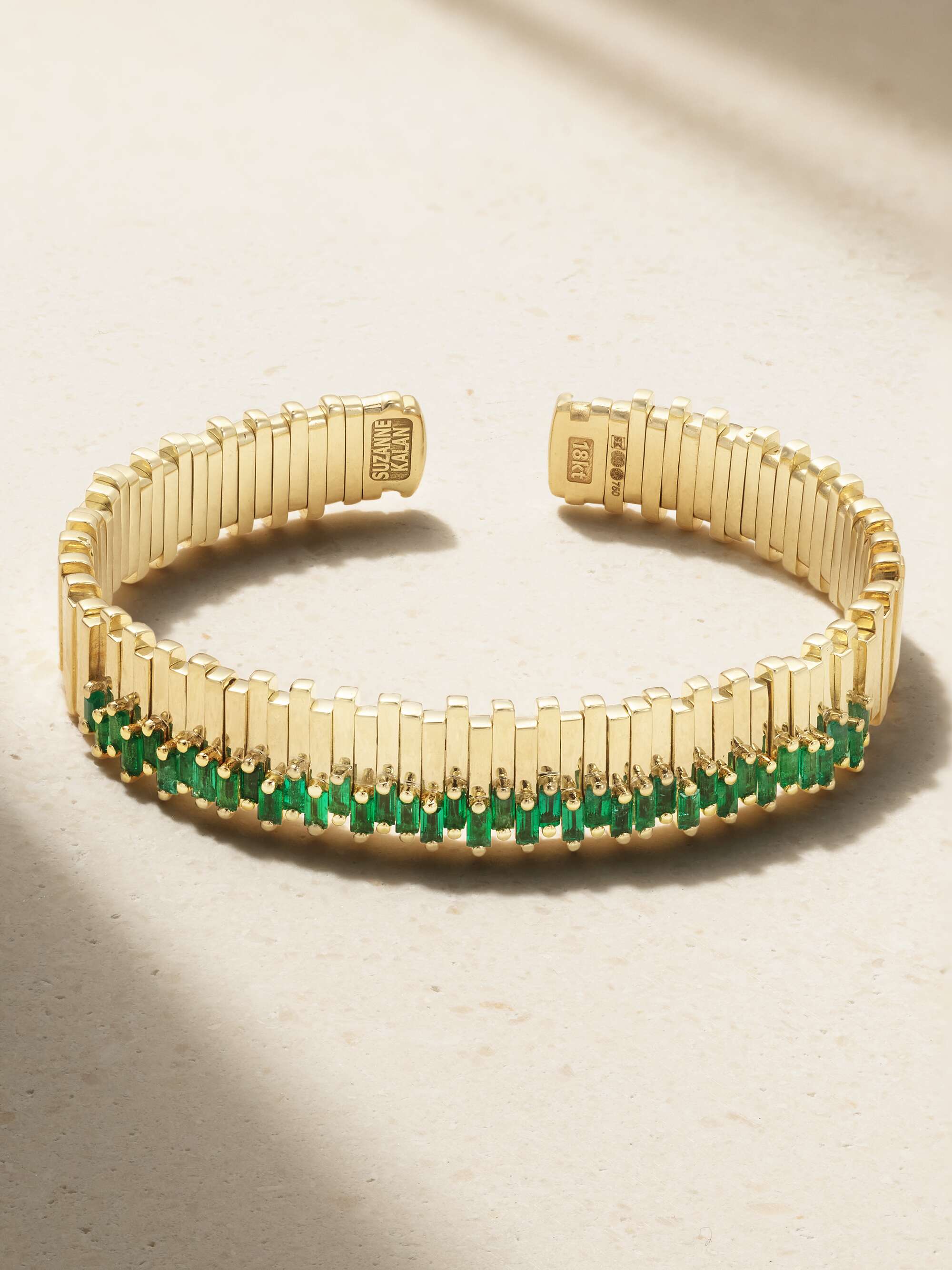 SUZANNE KALAN 18-karat gold emerald bangle | NET-A-PORTER