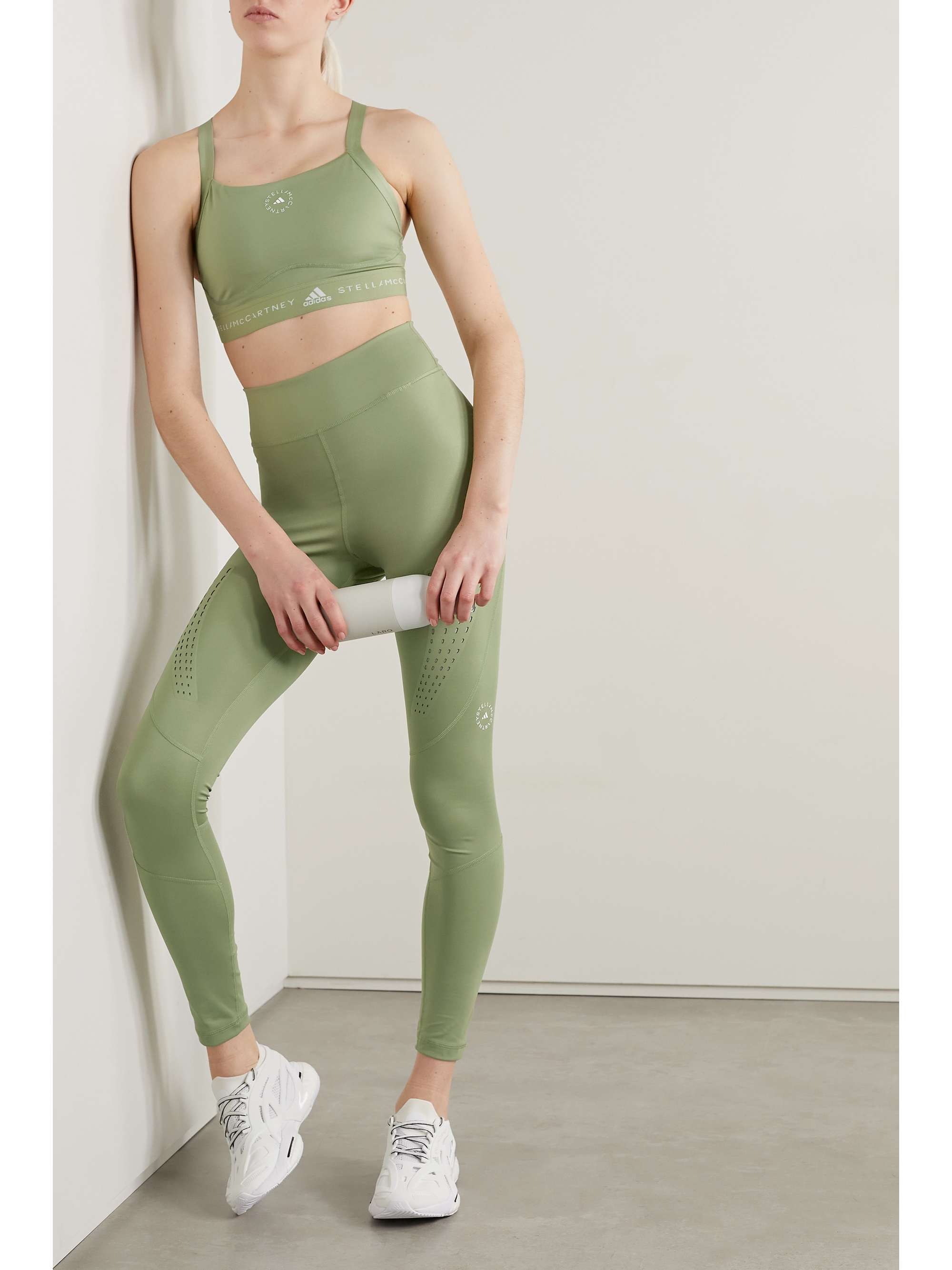 at tiltrække Tæller insekter Ansættelse ADIDAS BY STELLA MCCARTNEY TruePurpose printed stretch recycled sports bra  | NET-A-PORTER