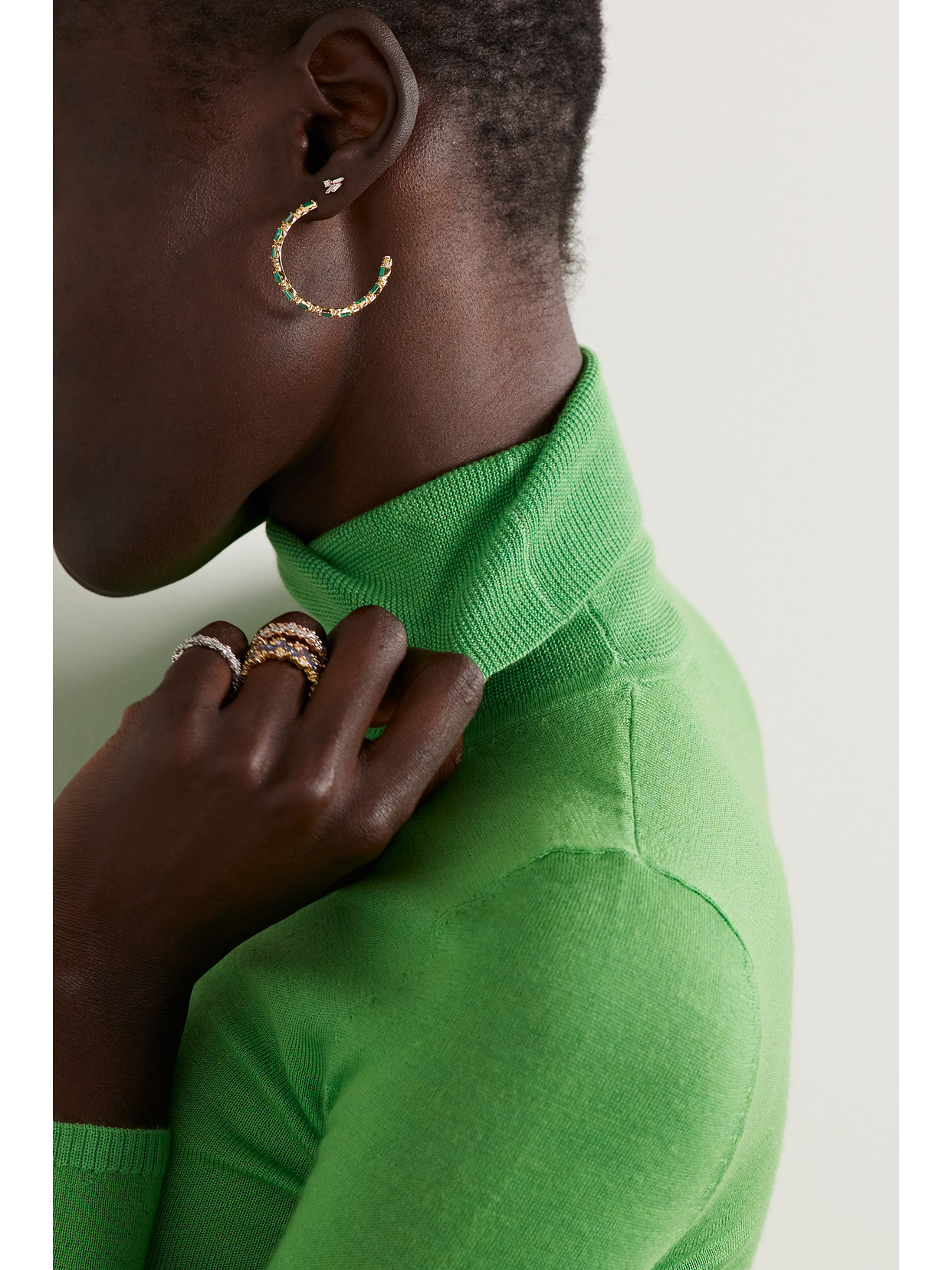 Suzanne Kalan 18-karat Gold, Emerald And Diamond Hoop Earrings In Gold