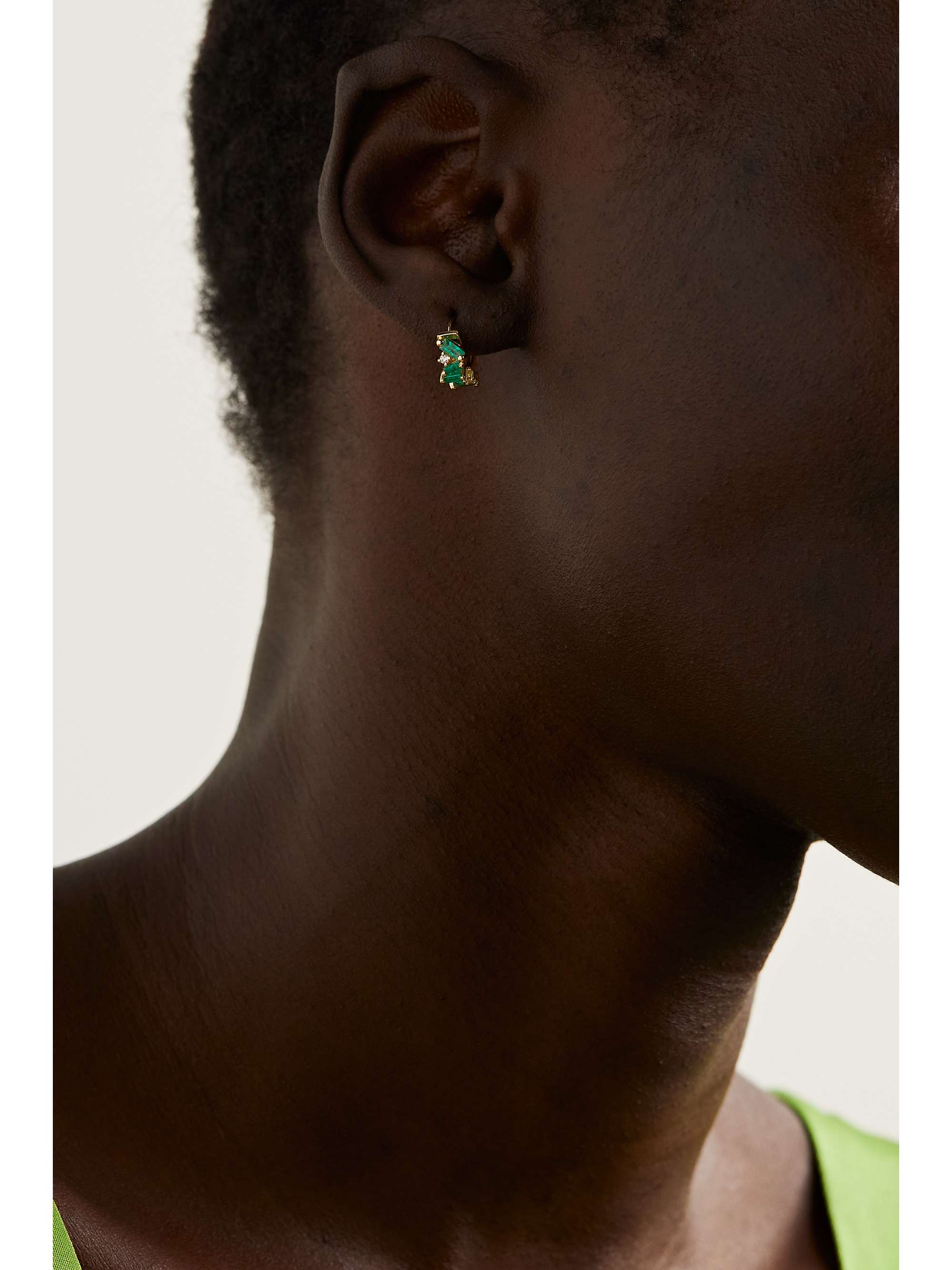 SUZANNE KALAN Frenzy 18-karat gold, emerald and diamond hoop earrings
