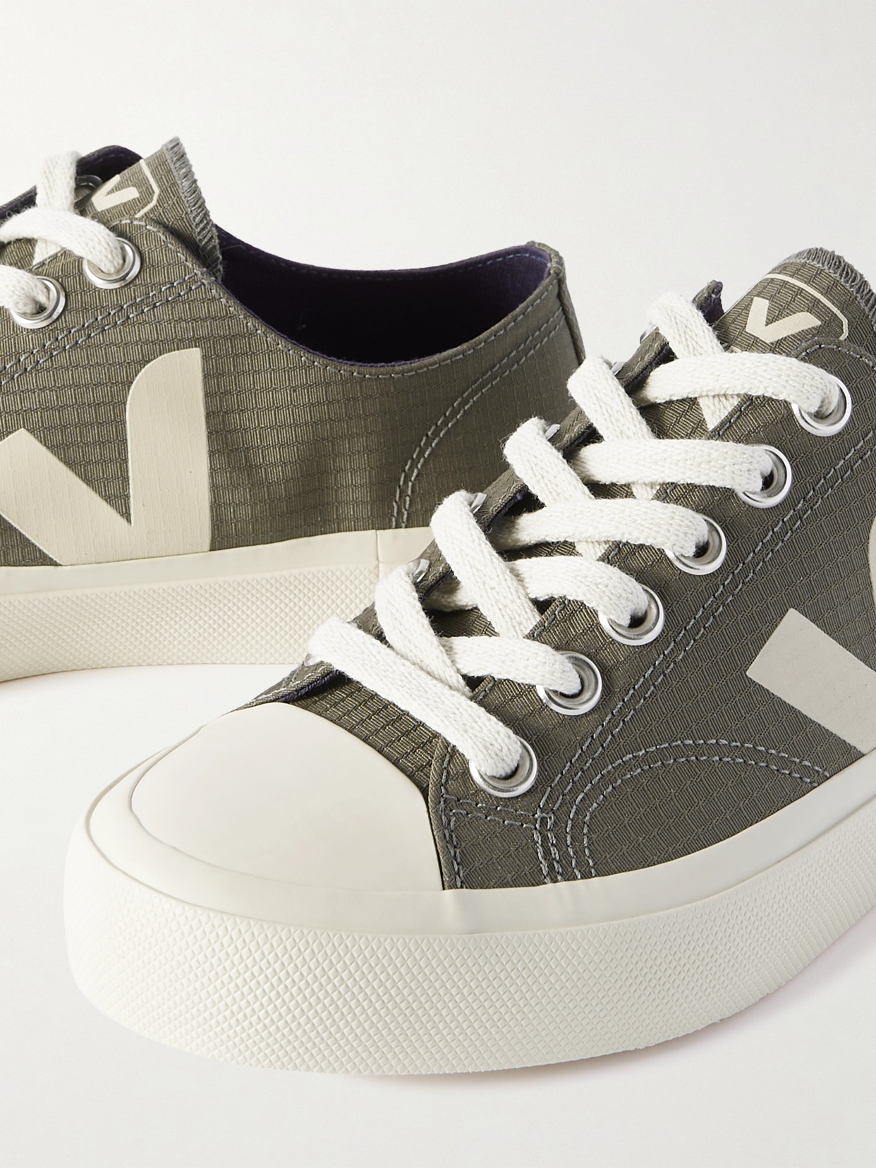 Veja Wata Woman Sneakers Military Green Size 6.5 Recycled Polyester In Brown