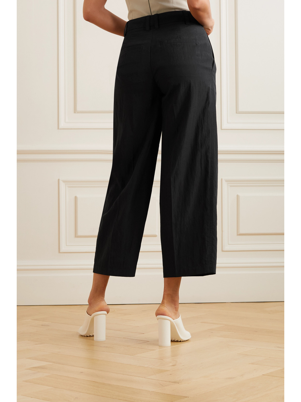 Vince Cropped Tencel Lyocell-blend Straight-leg Pants In Black