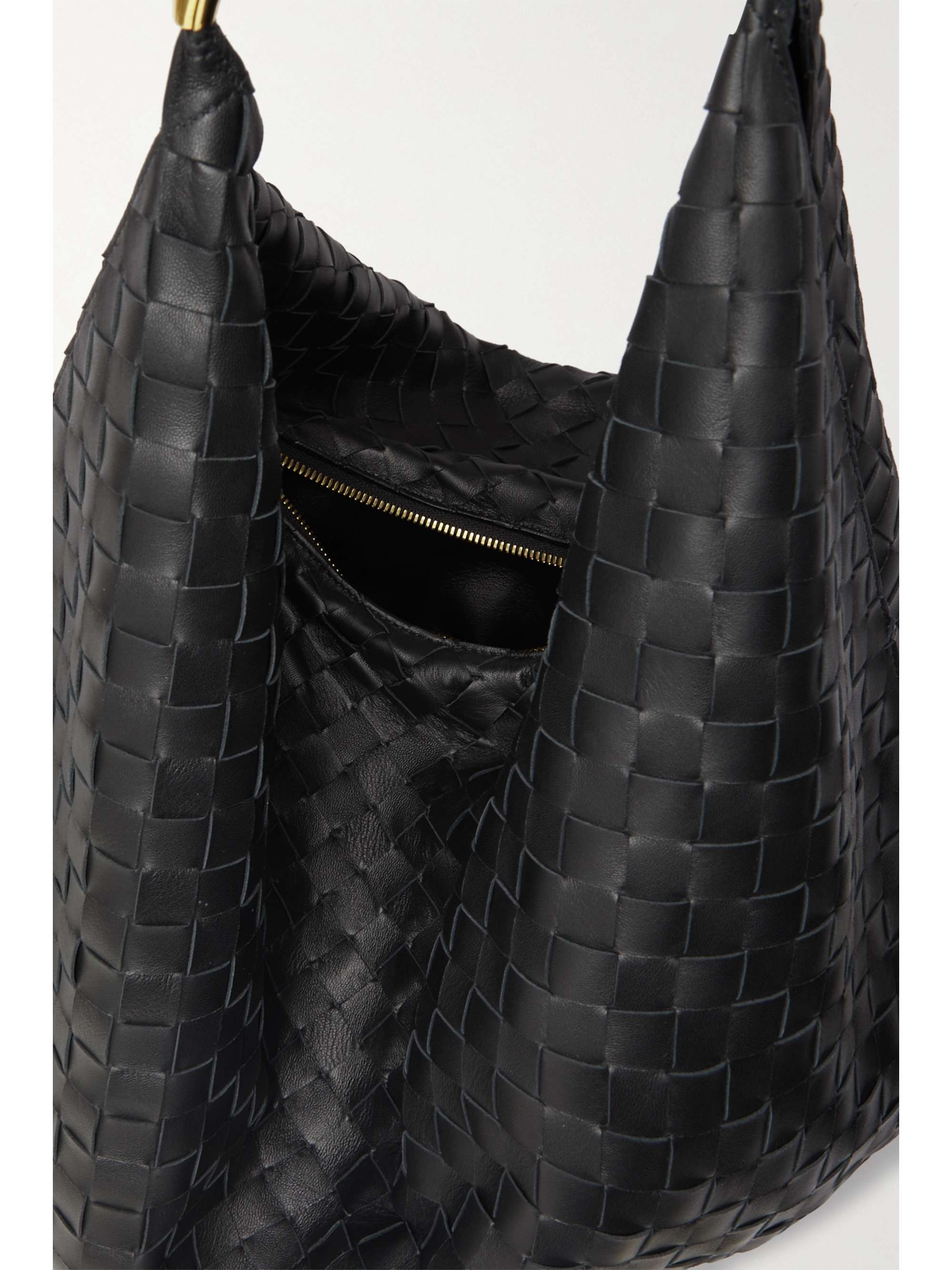 Bottega Veneta Intrecciato-weave Medium Leather Hobo Bag in Black