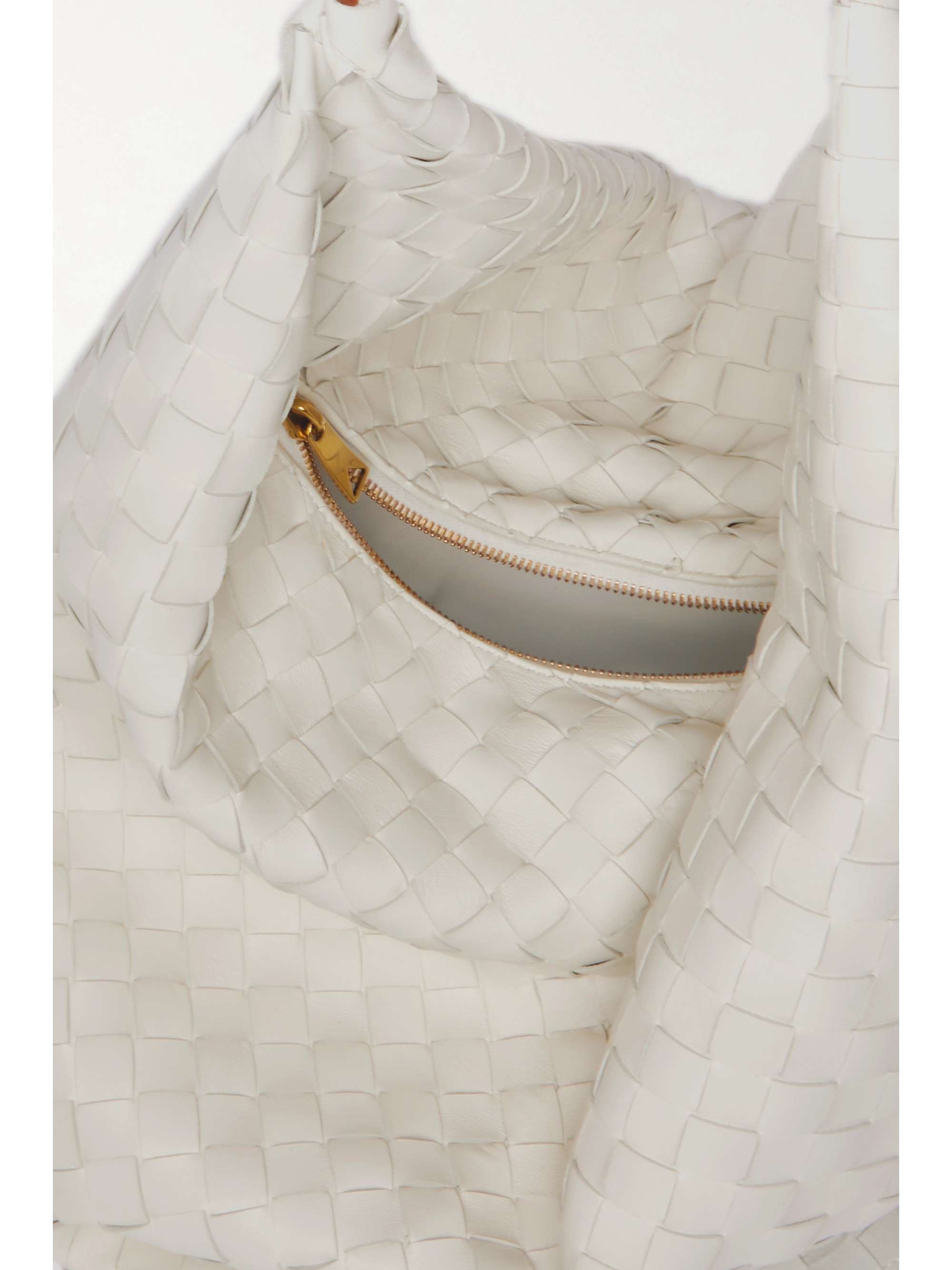 Foulard Intrecciato Leather Shoulder Bag in White - Bottega Veneta