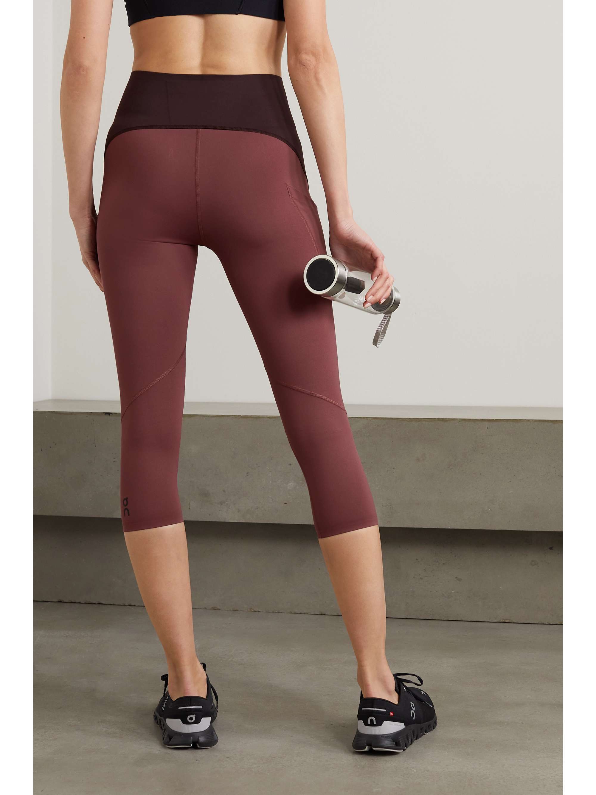 ON Movement 3/4 cropped stretch recycled leggings