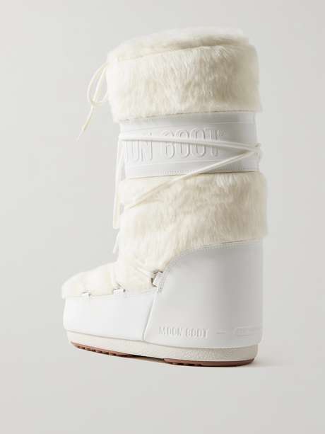 Snow Petal Spirit Black Leather Black Fur Moccasin