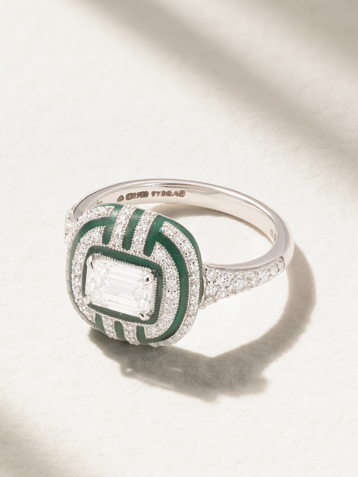 Kamyen - Art Deco 18-karat White Gold, Enamel And Diamond Ring - 4