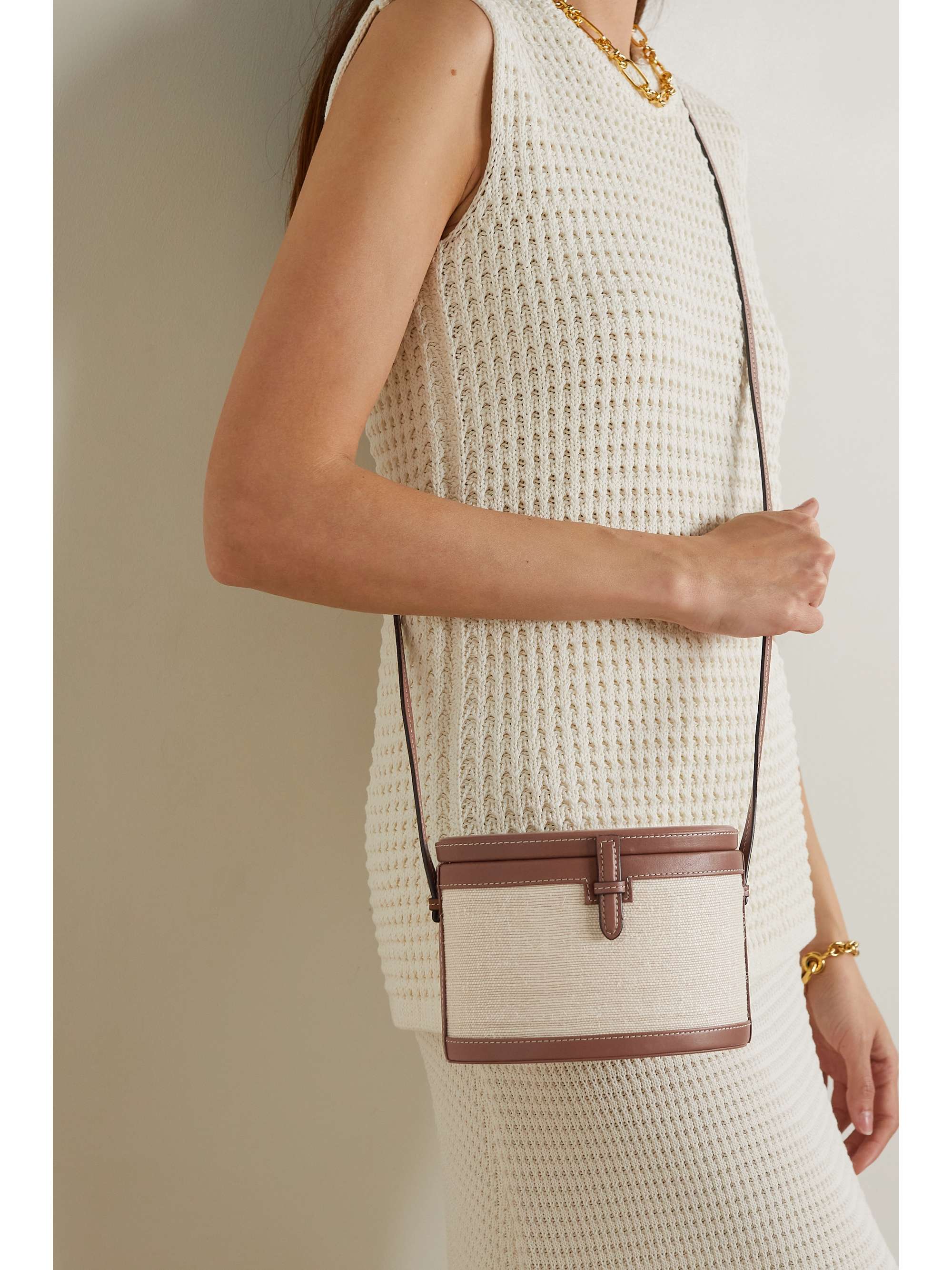 Woven Raffia Shoulder Bag In Neutrals