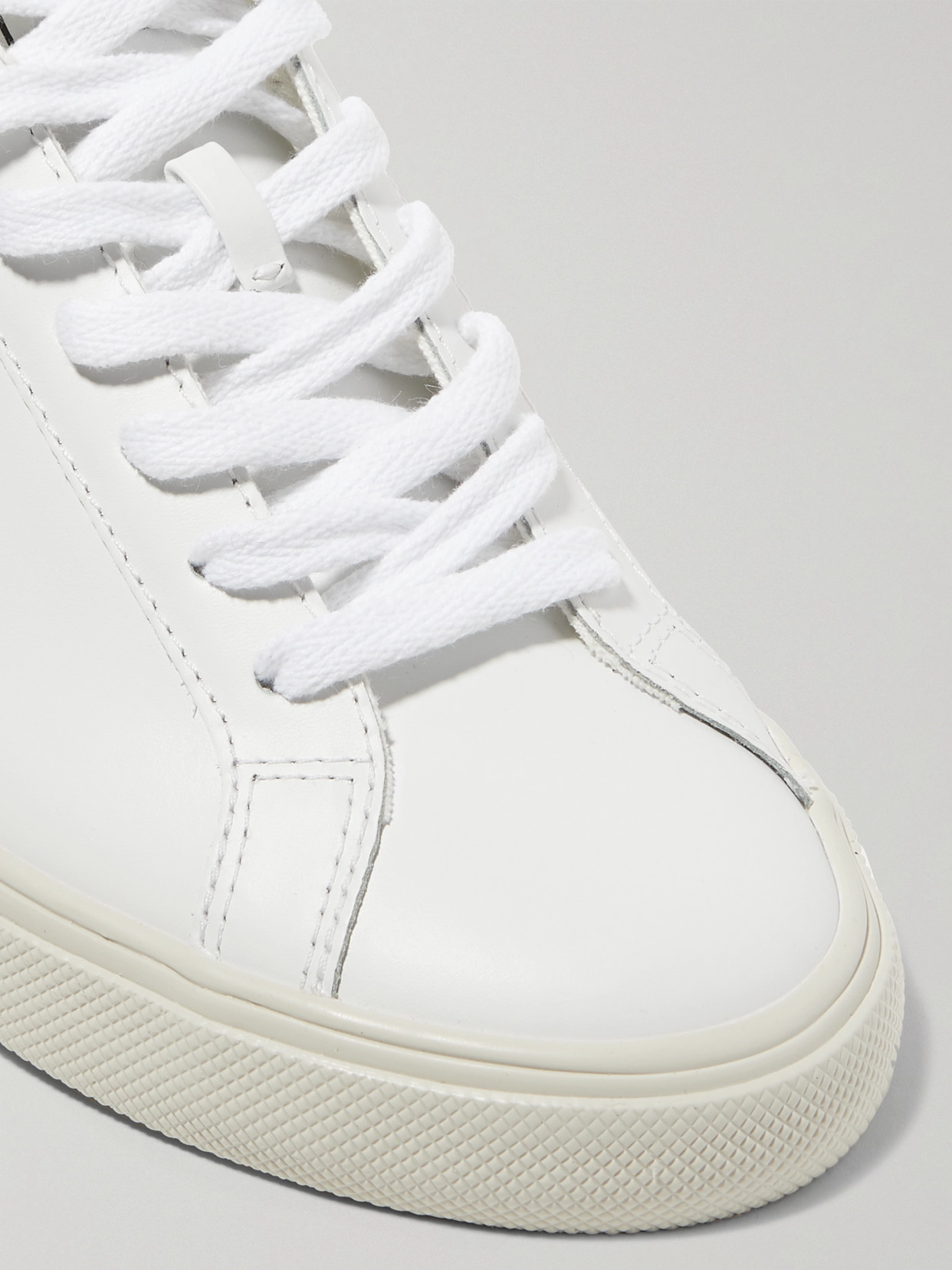 Veja Campo Sneakers In Chromefree Leather In White