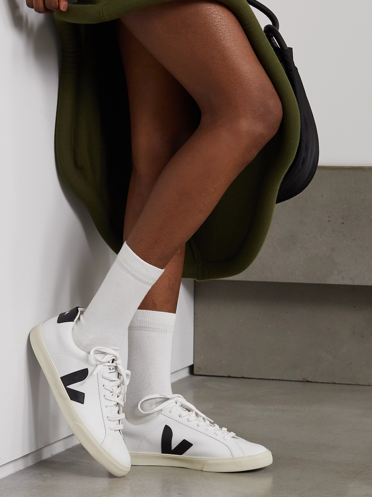 Veja Campo Sneakers In Chromefree Leather In White