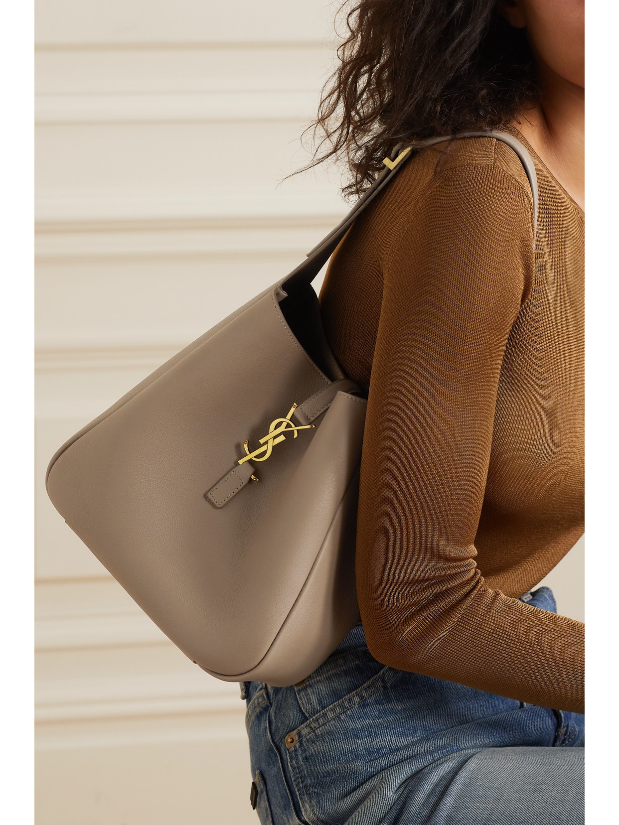 Shop Saint Laurent Le 5 À 7 Supple Small Leather Shoulder Bag In Neutrals