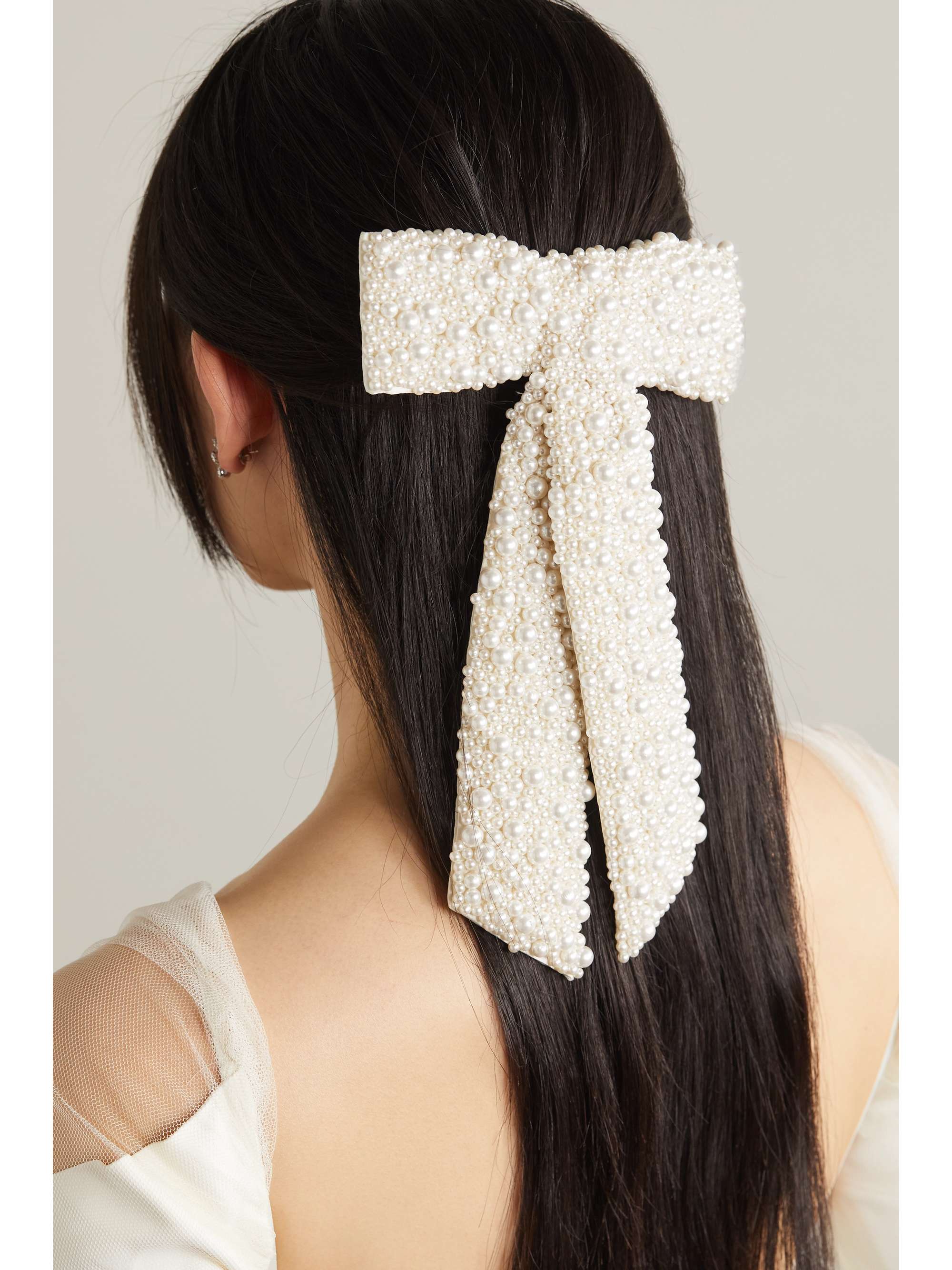 Peek A Boo Pearl Bow Hair Clip