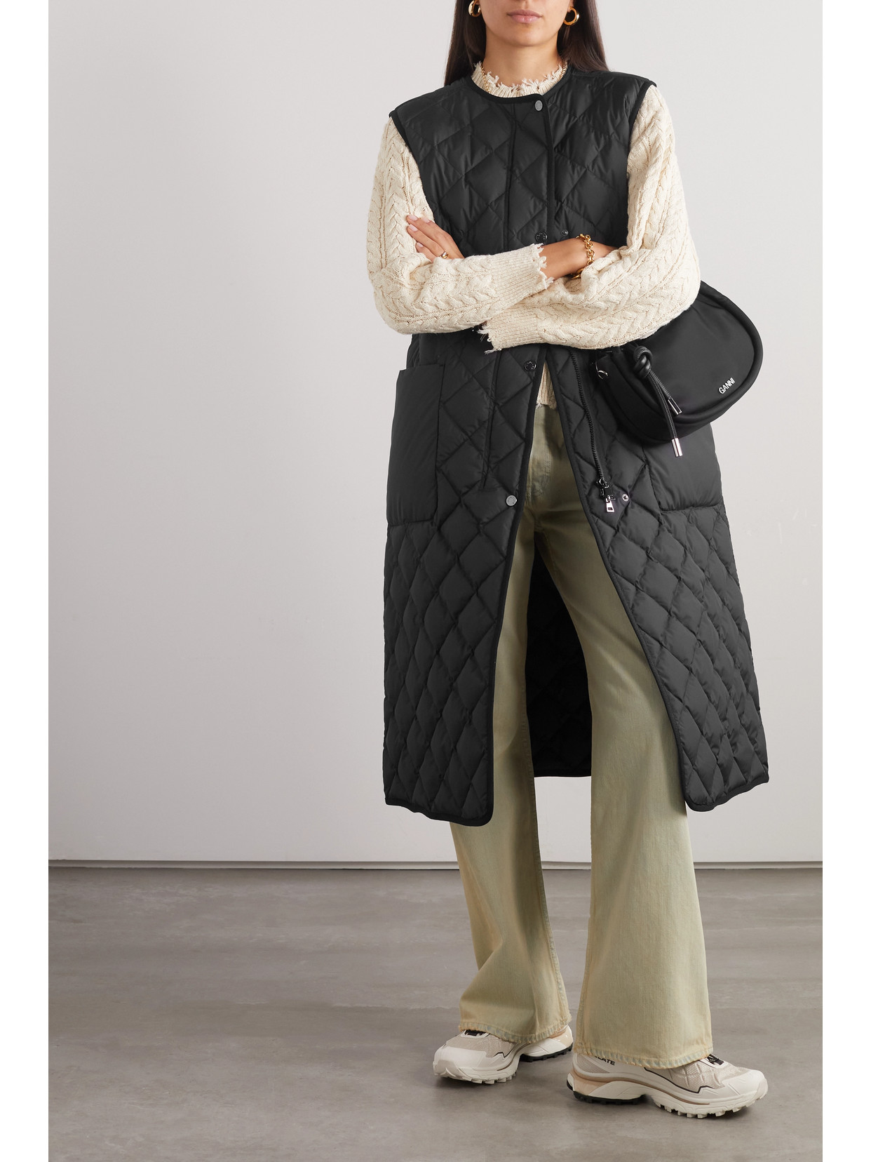 Moncler Butor Diamond-quilted Long Down Vest In Black
