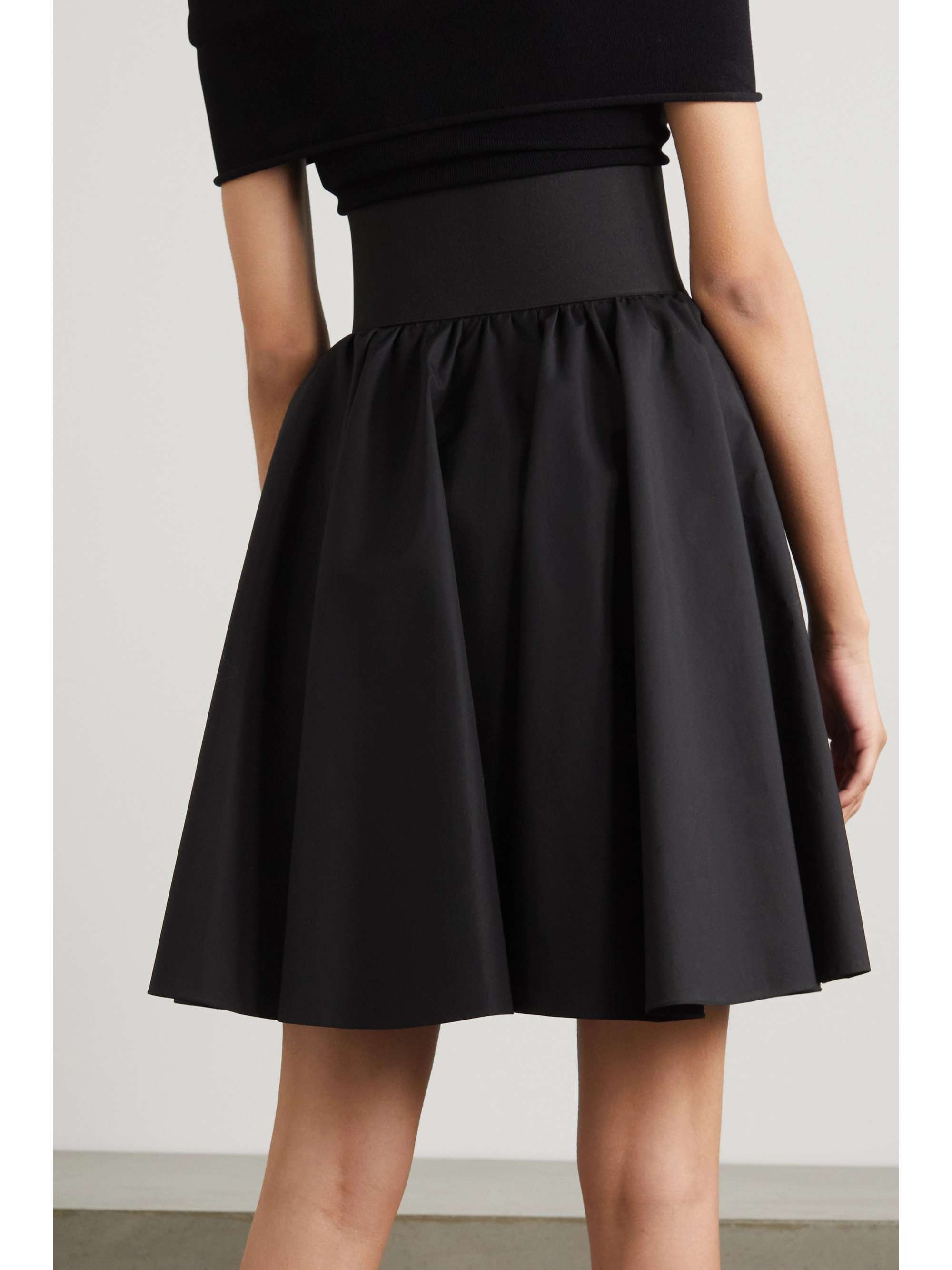 ALAÏA Belted leather-trimmed cotton-poplin skirt