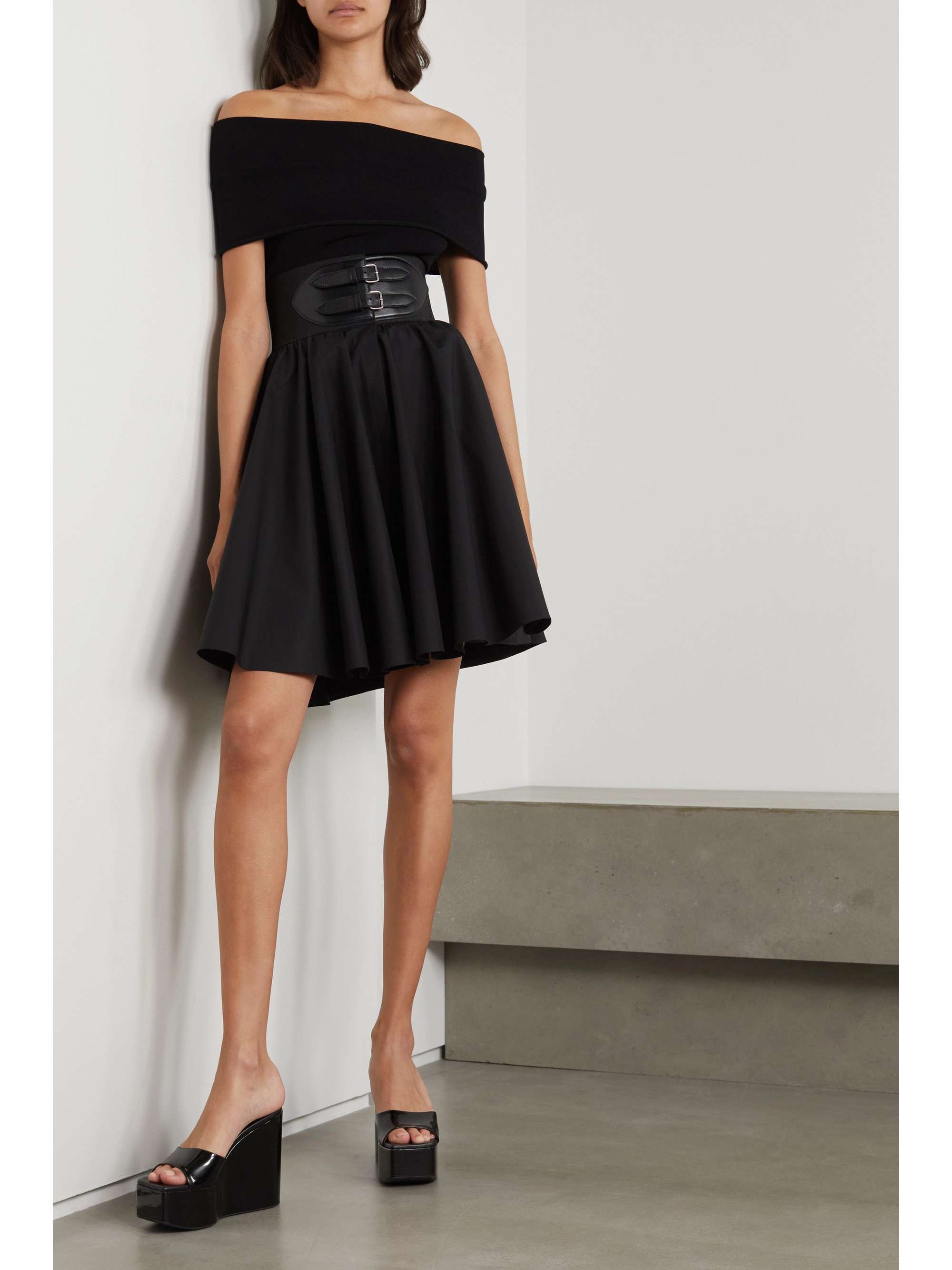 ALAÏA Belted leather-trimmed cotton-poplin skirt