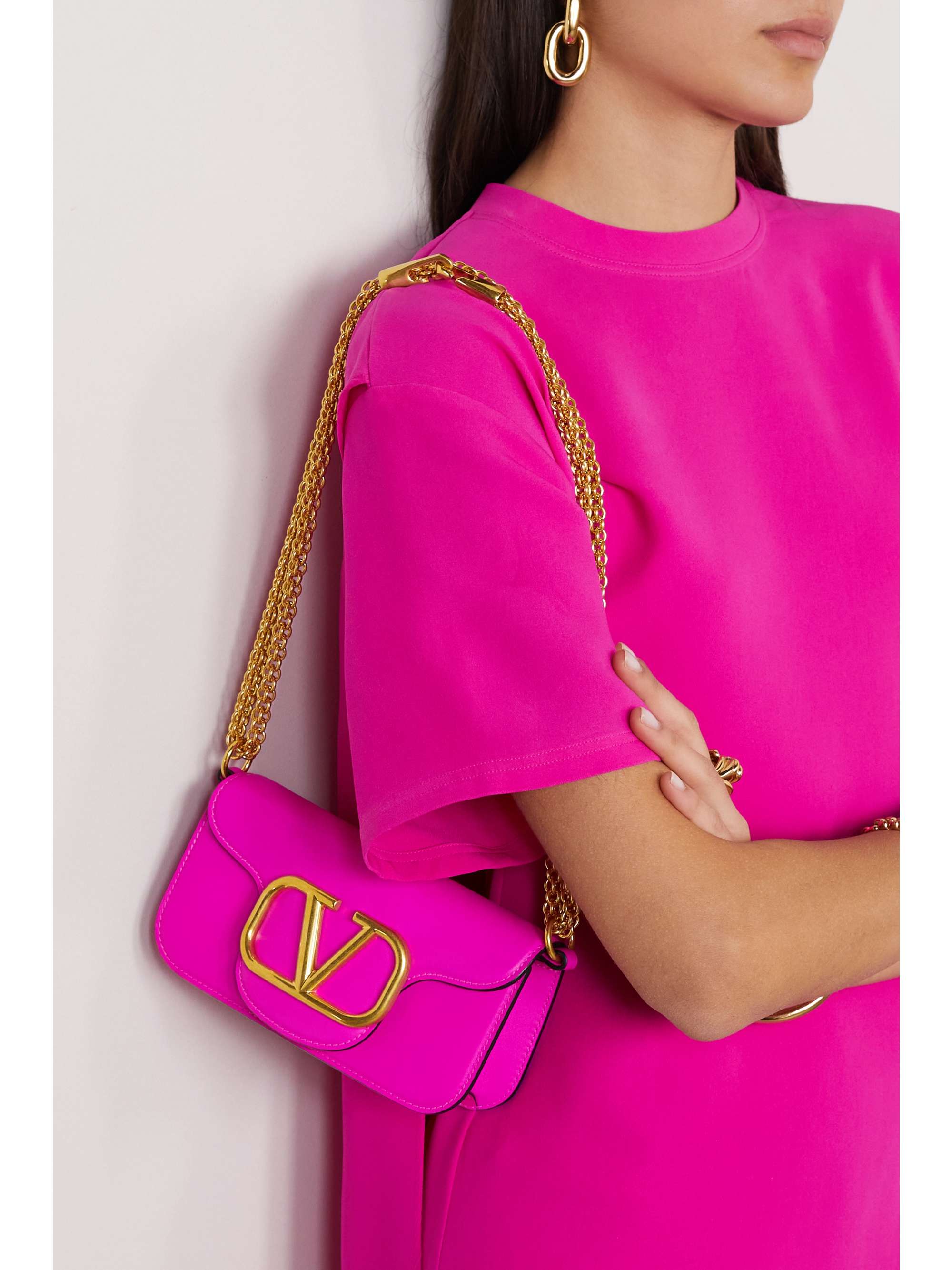 V Logo Leather Shoulder Bag in Pink - Valentino Garavani