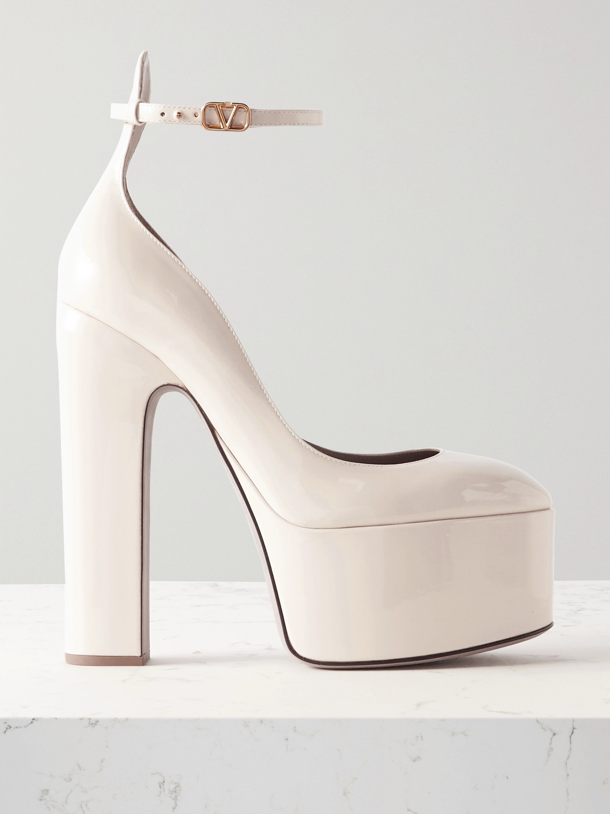 Valentino Garavani 165mm Tan-go Patent Leather Pumps In Light Ivory