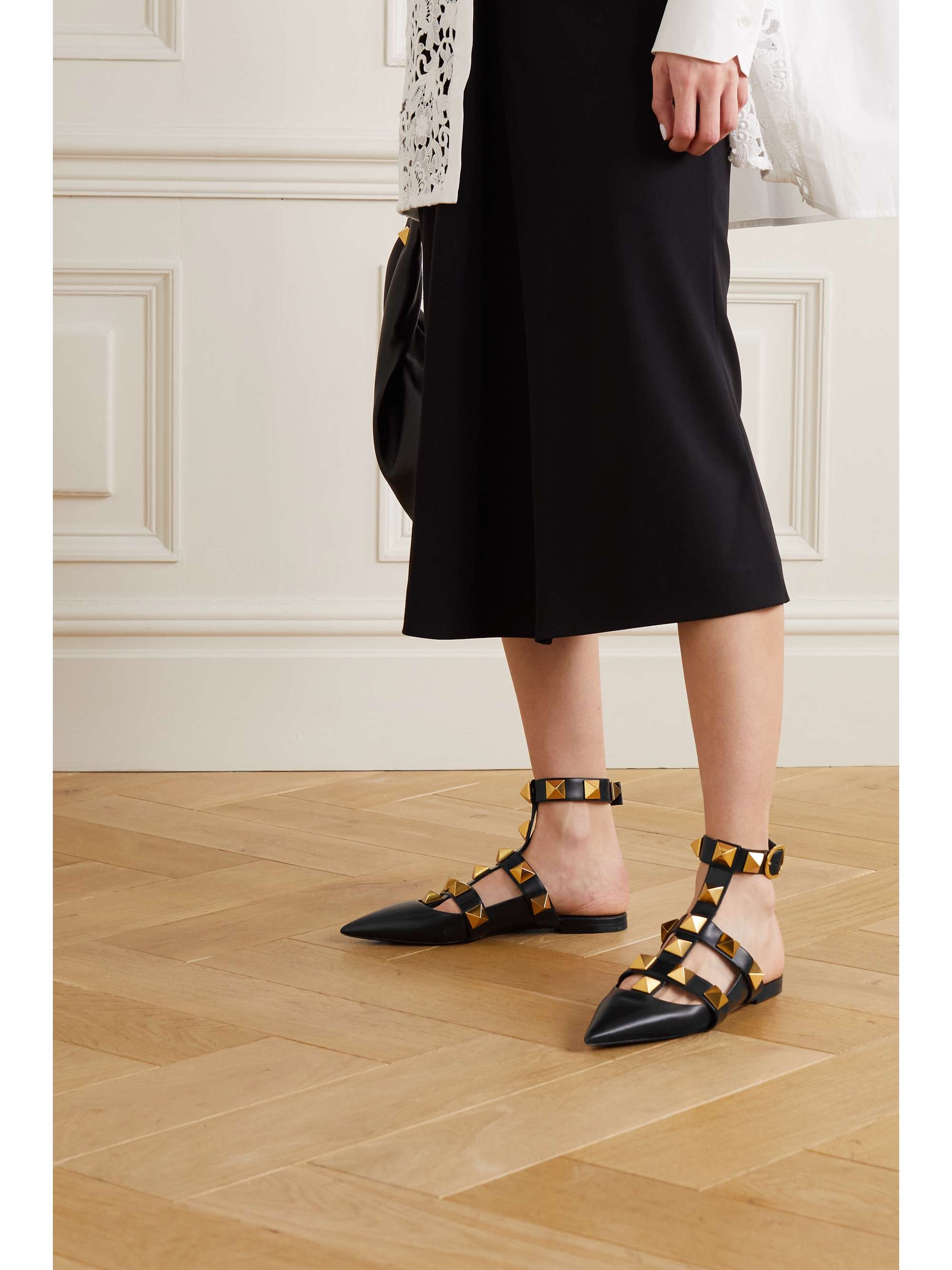 Afledning Udholdenhed pen VALENTINO GARAVANI Valentino Garavani Roman Stud leather point-toe flats |  NET-A-PORTER